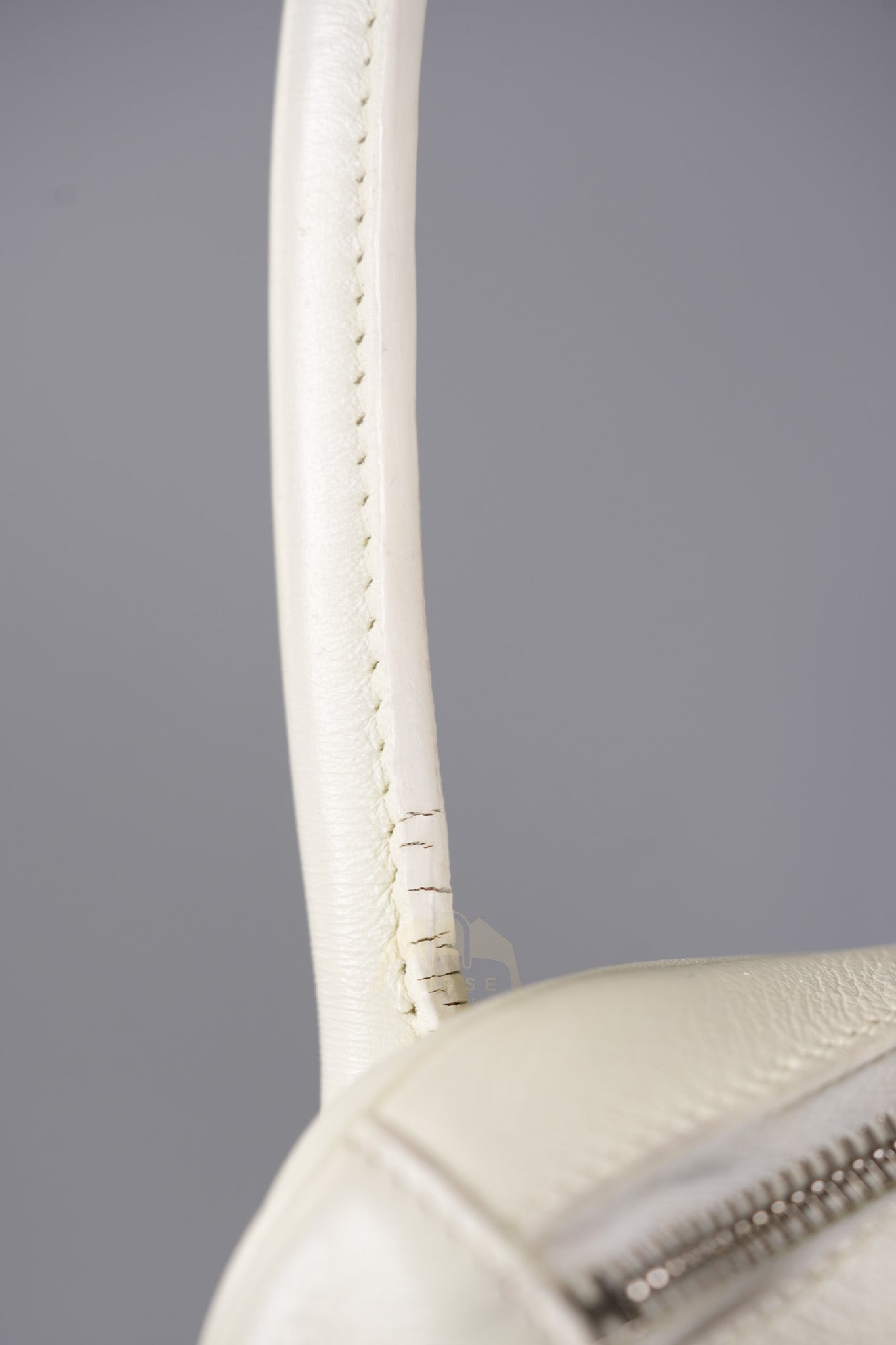 Lindy 30 in White Evercolor Leather & Palladium Hardware Stamp Square K (2007) | Purse Maison Luxury Bags Shop