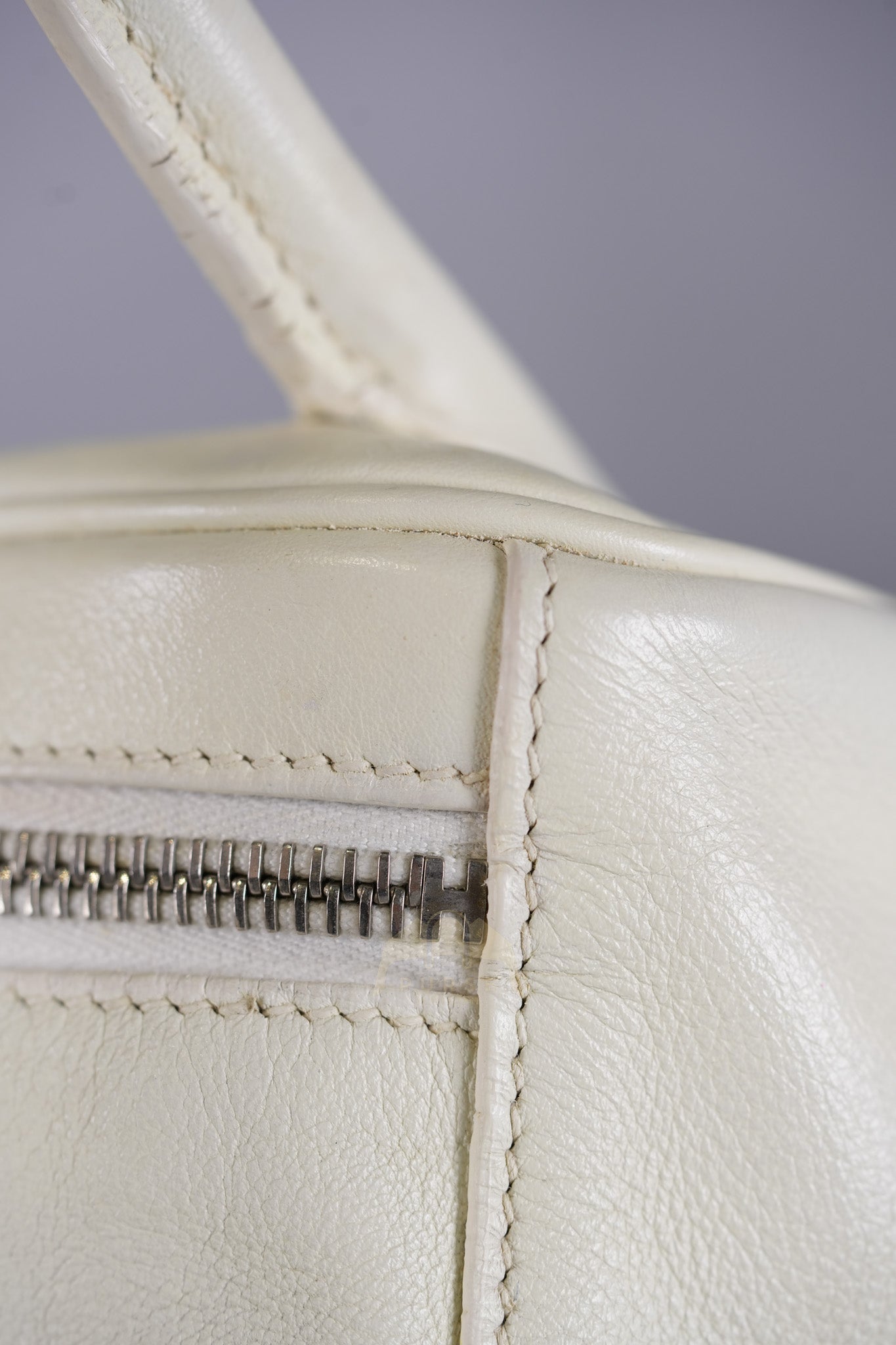 Lindy 30 in White Evercolor Leather & Palladium Hardware Stamp Square K (2007) | Purse Maison Luxury Bags Shop