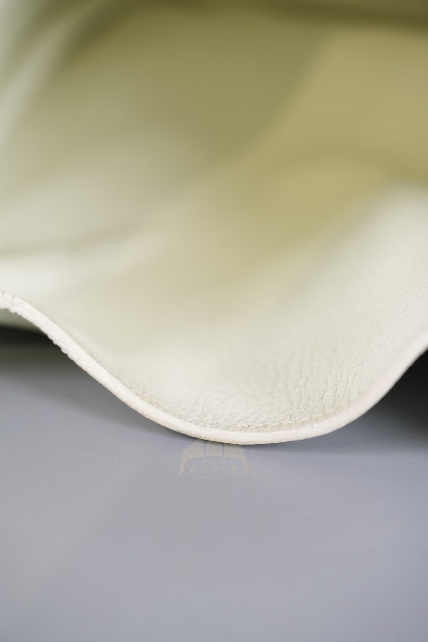 Lindy 30 in White Evercolor Leather & Palladium Hardware Stamp Square K (2007) | Purse Maison Luxury Bags Shop