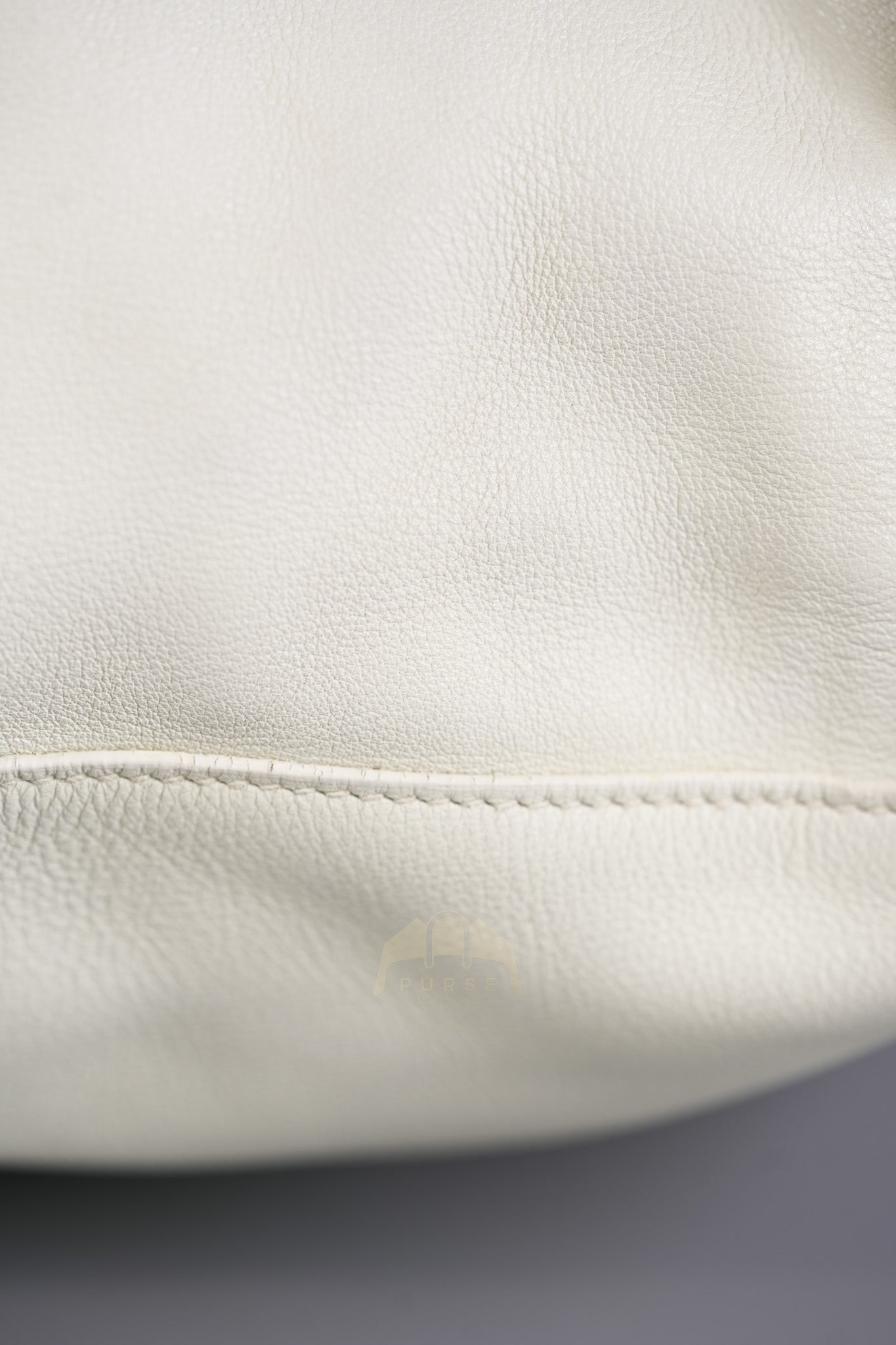 Lindy 30 in White Evercolor Leather & Palladium Hardware Stamp Square K (2007) | Purse Maison Luxury Bags Shop