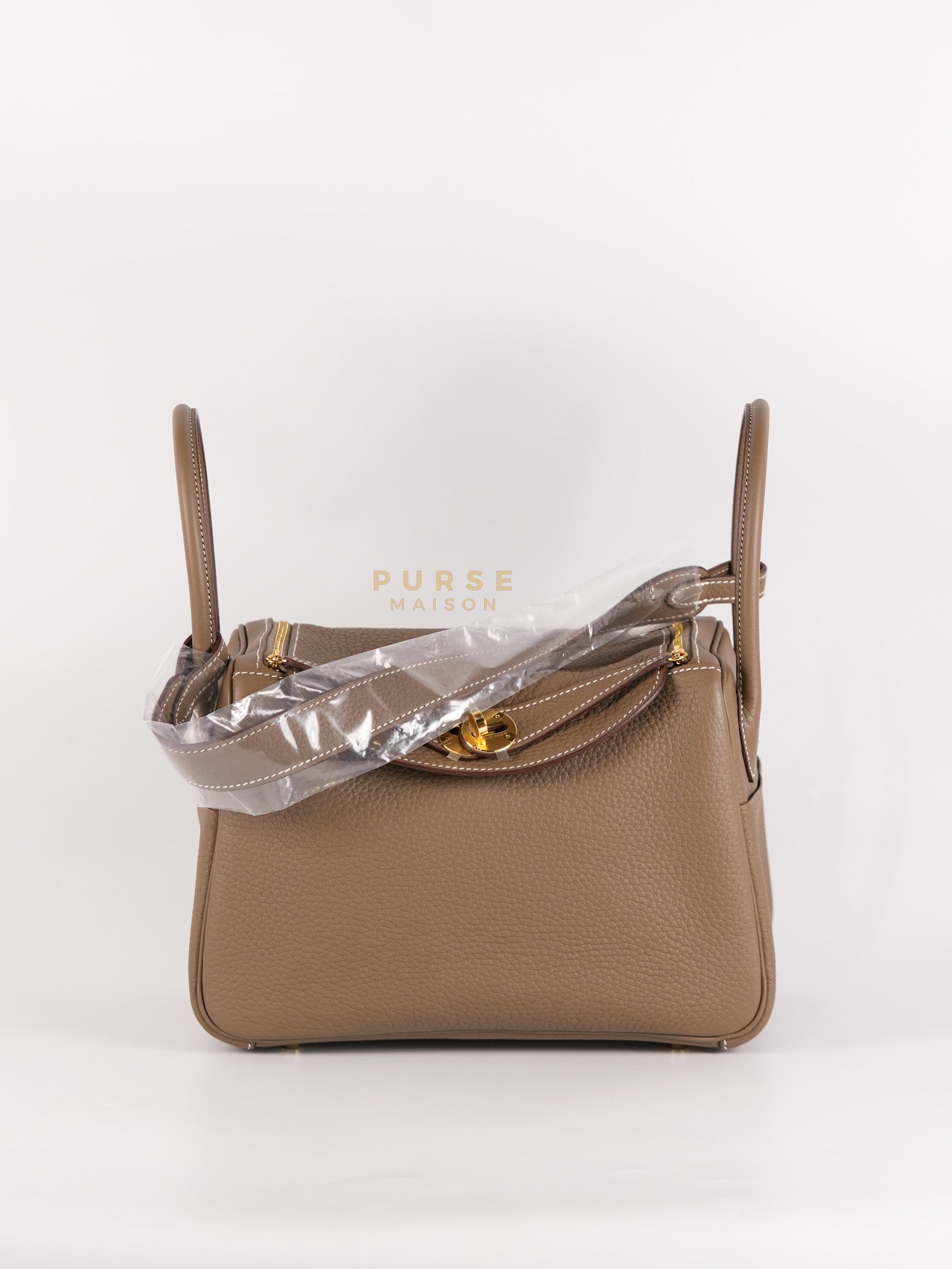 Lindy 26 in Etoupe Taurillon Clemence Leather & Gold Hardware Stamp K (2025)
