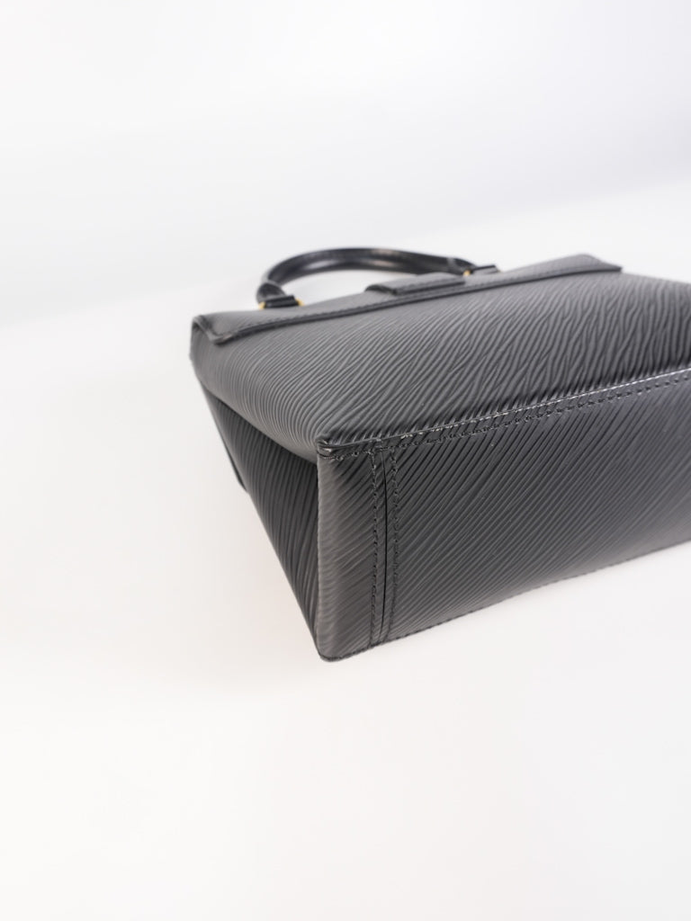 Locky BB in Black Epi Leather and Gold Hardware (Date Code: FL0189) | Purse Maison Luxury Bags Shop