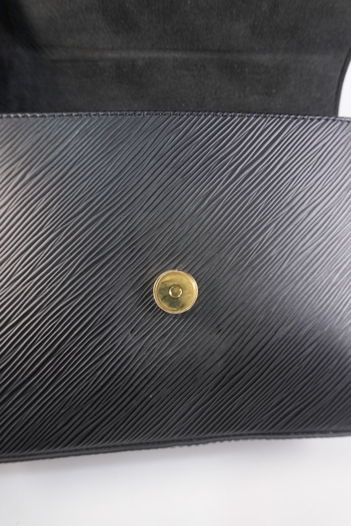 Locky BB in Black Epi Leather and Gold Hardware (Date Code: FL0189) | Purse Maison Luxury Bags Shop