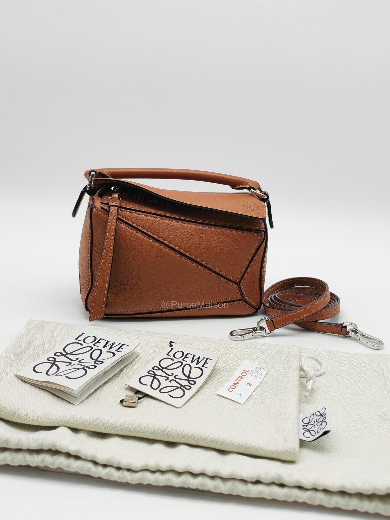 Loewe Bolso Puzzle Bag Mini in Tan Soft Grained Calfskin Silver Hardware(Old Version) | Purse Maison Luxury Bags Shop