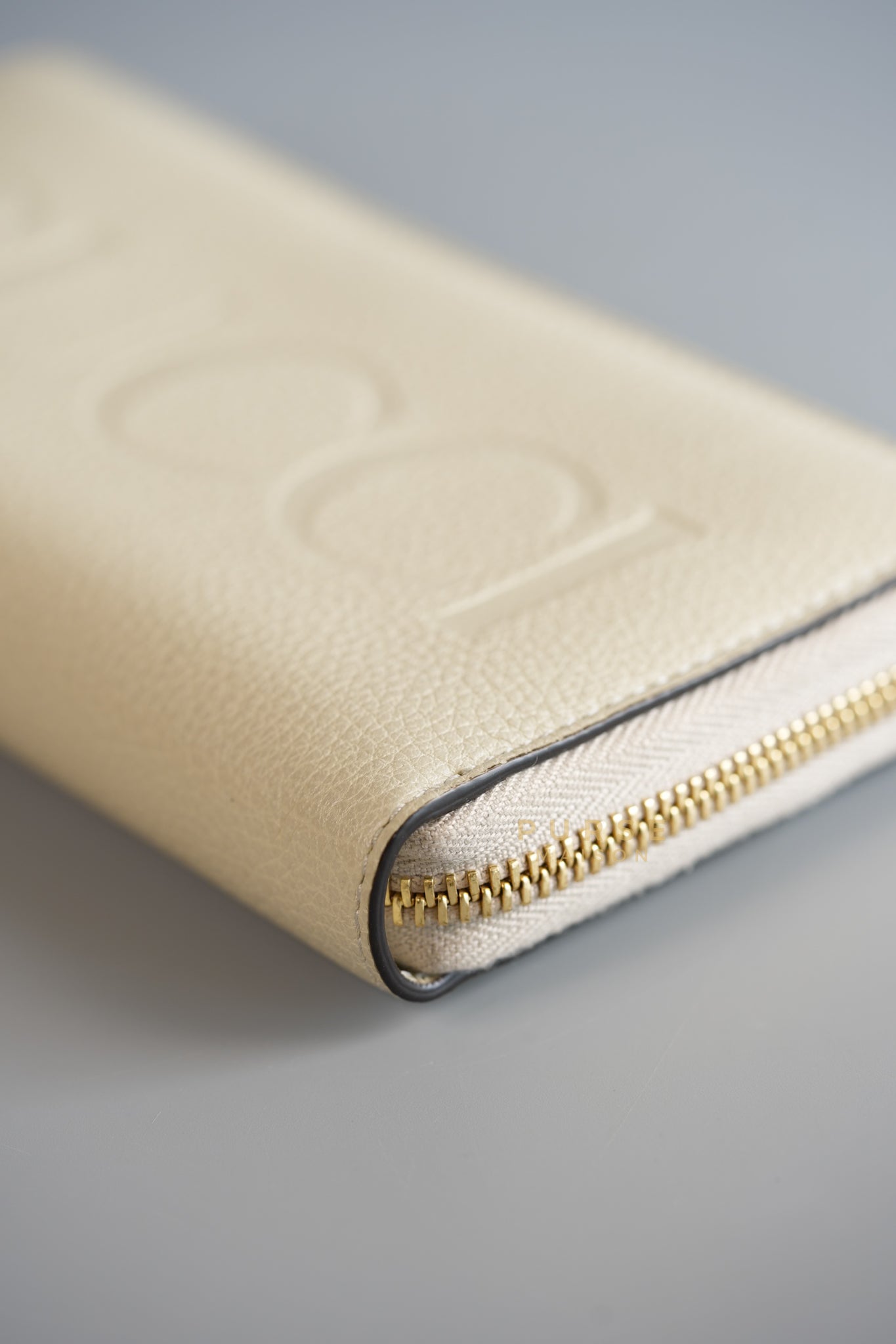 Logo Zipped Long Wallet in Ivory Leather | Purse Maison Luxury Bags Shop