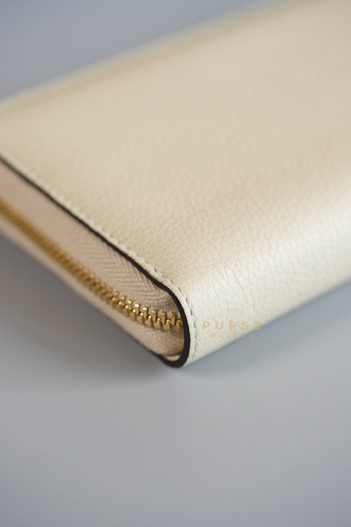 Logo Zipped Long Wallet in Ivory Leather | Purse Maison Luxury Bags Shop