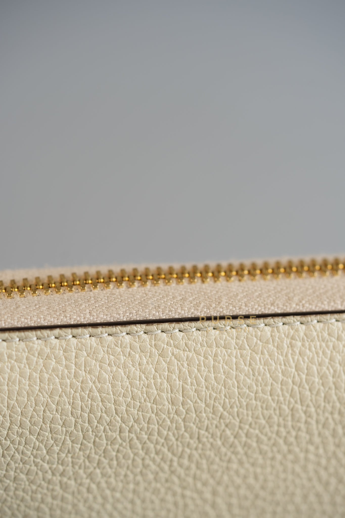 Logo Zipped Long Wallet in Ivory Leather | Purse Maison Luxury Bags Shop