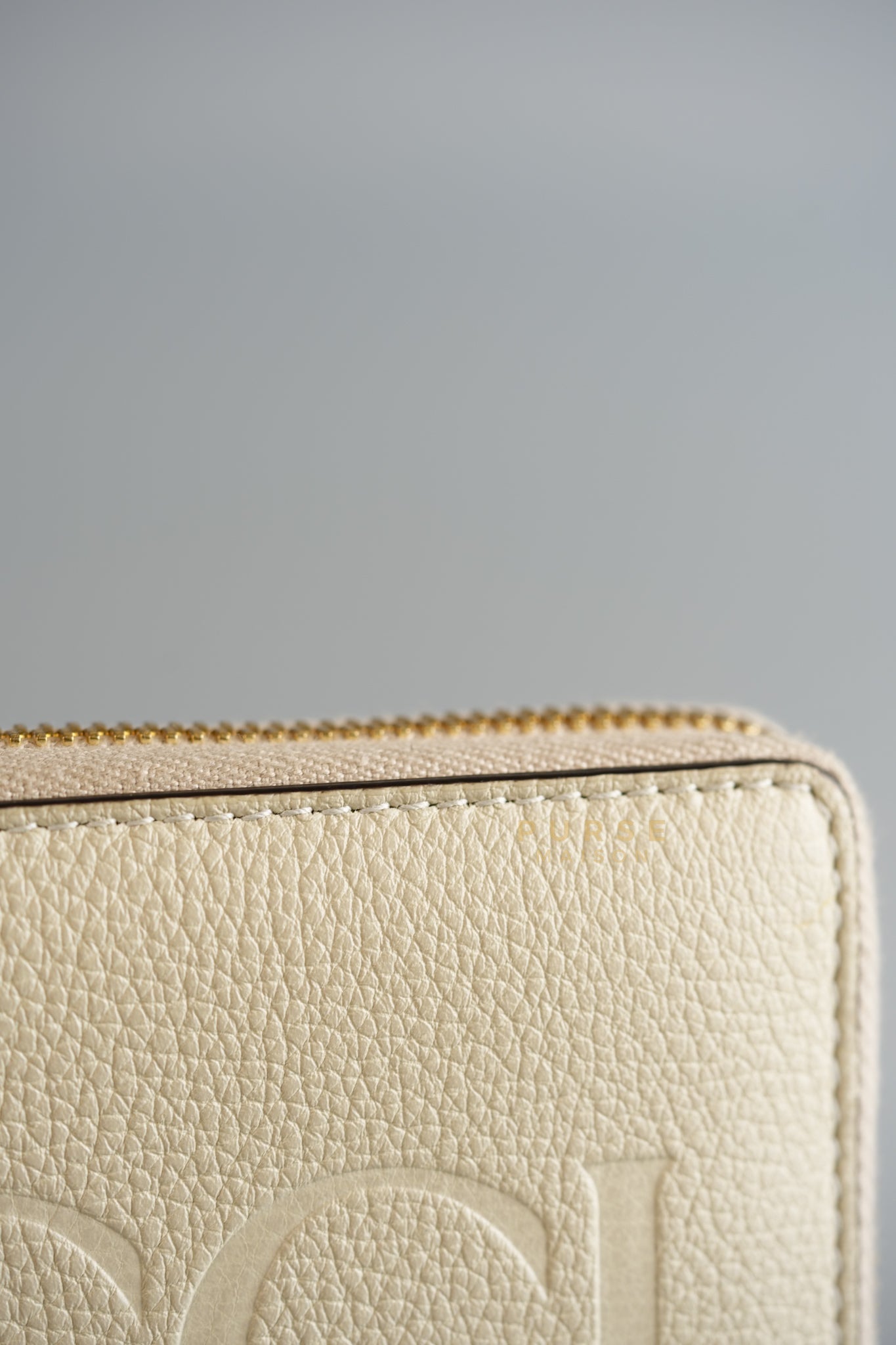 Logo Zipped Long Wallet in Ivory Leather | Purse Maison Luxury Bags Shop