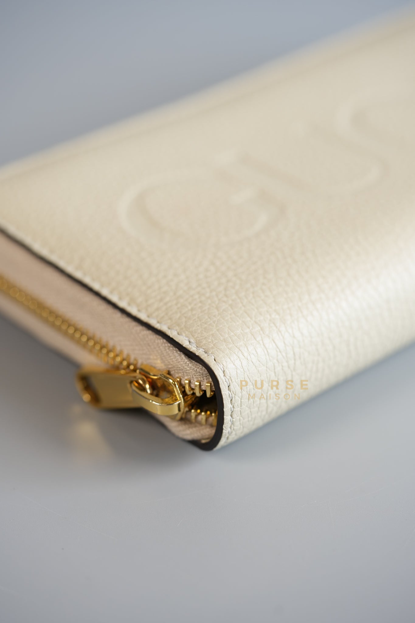 Logo Zipped Long Wallet in Ivory Leather | Purse Maison Luxury Bags Shop