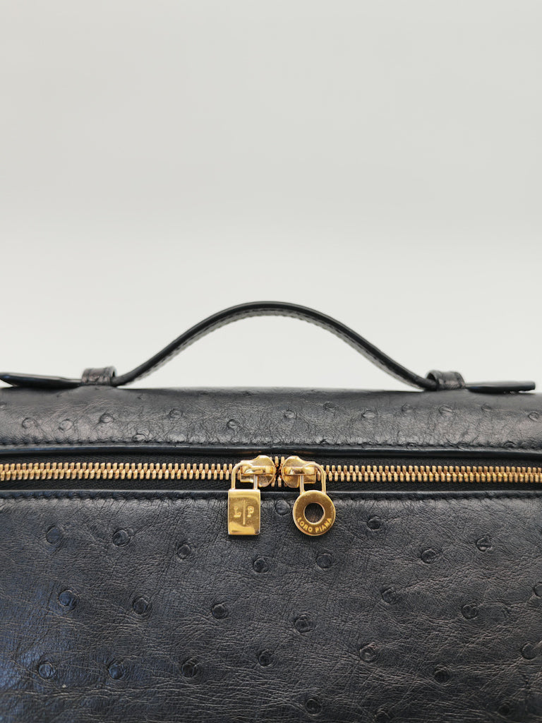 Extra Pocket Pouch L19 Black Ostrich Leather | Purse Maison Luxury Bags Shop