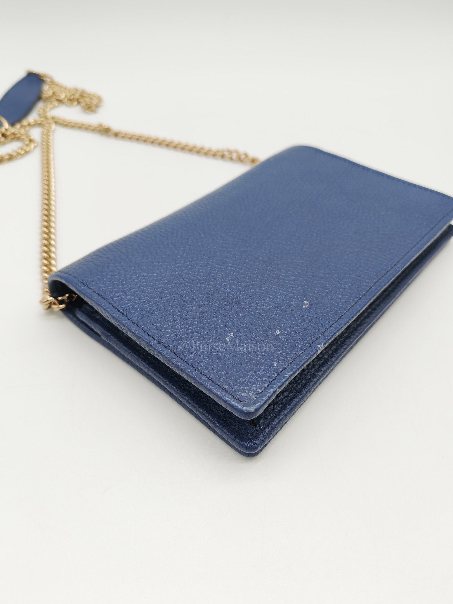 Soho Wallet on Chain in Blue Grained Leather Light Gold Hardware