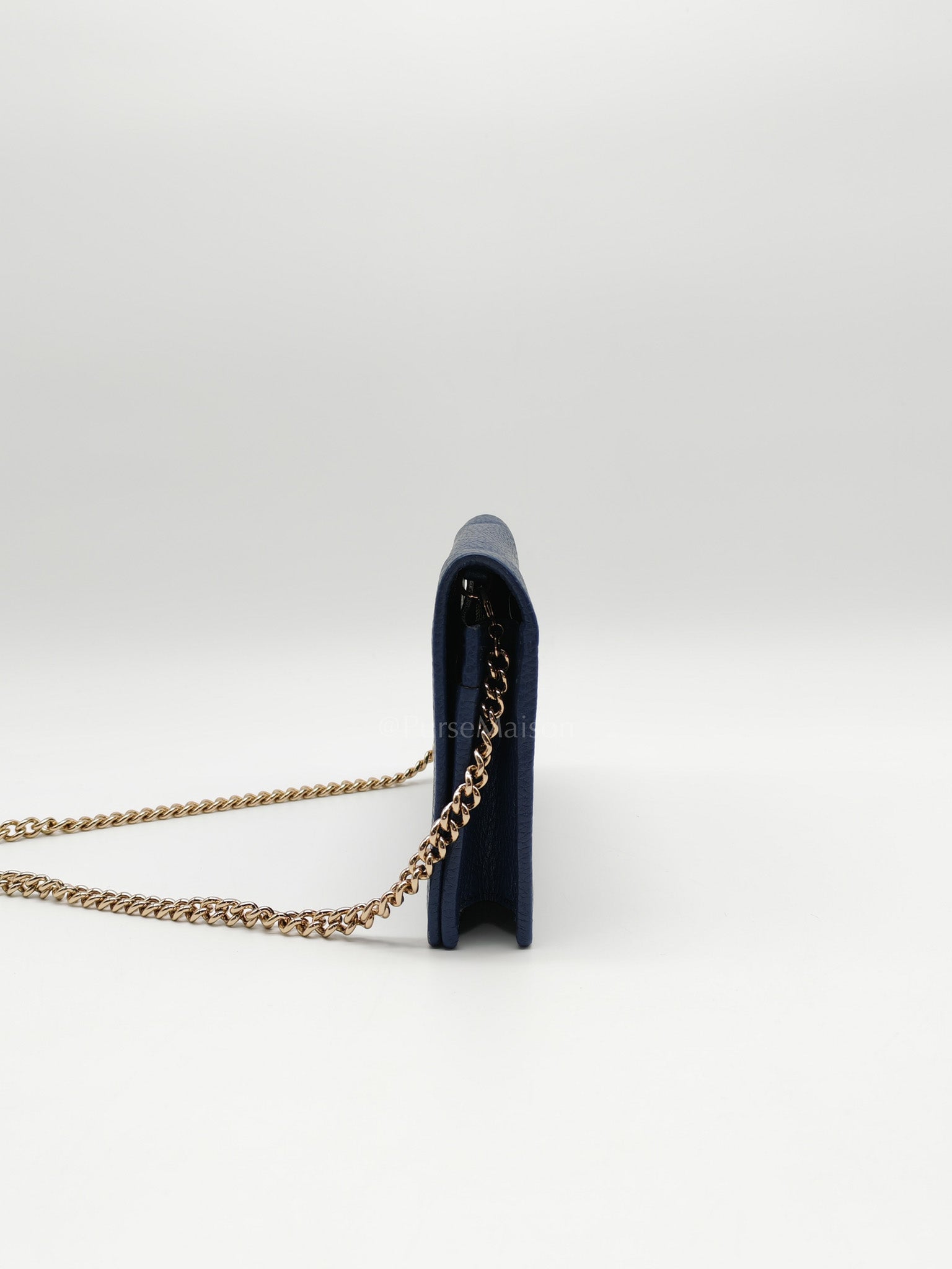 Soho Wallet on Chain in Blue Grained Leather Light Gold Hardware