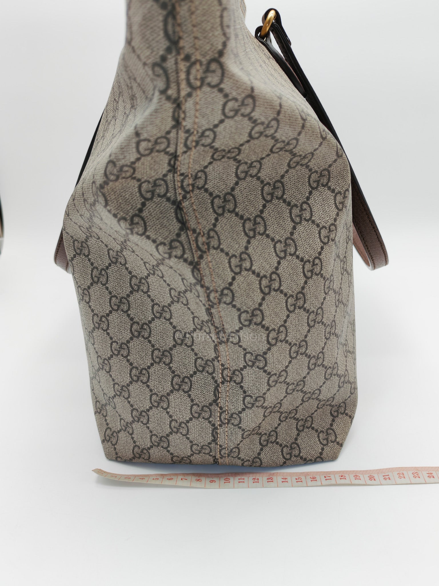 Ophidia Medium Tote Bag in GG Supreme Monogram Canvas