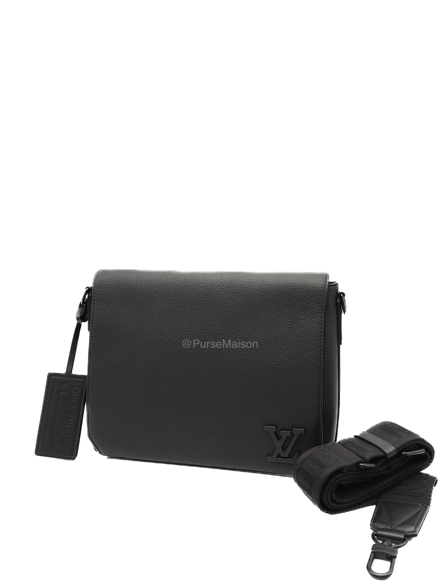 Louis Vuitton Aerogram Takeoff Messenger Bag in Black Grained Leather (Microchip) | Purse Maison Luxury Bags Shop