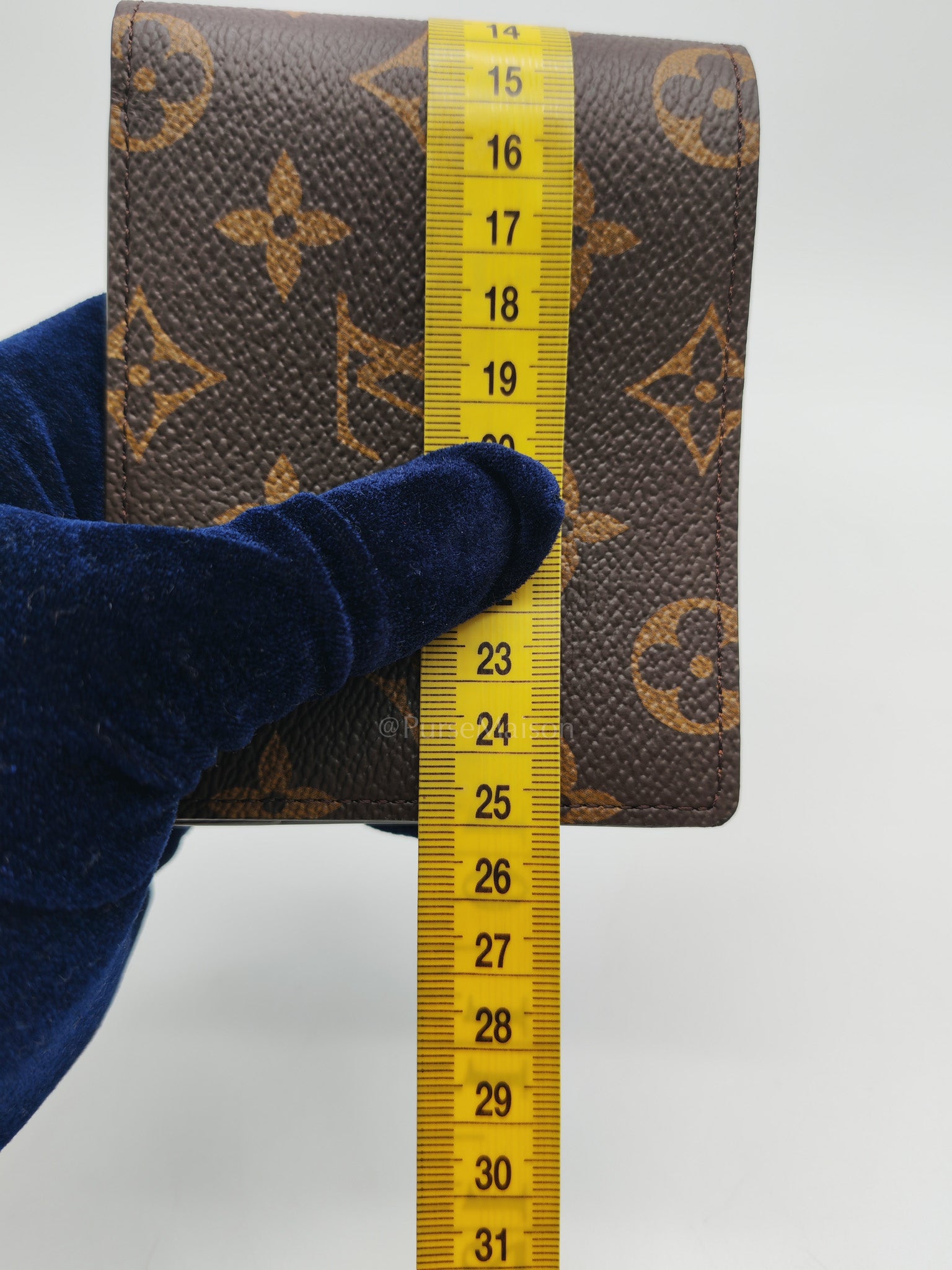 Louis Vuitton Bi-Fold Multiple Wallet in Monogram Canvas | Purse Maison Luxury Bags Shop
