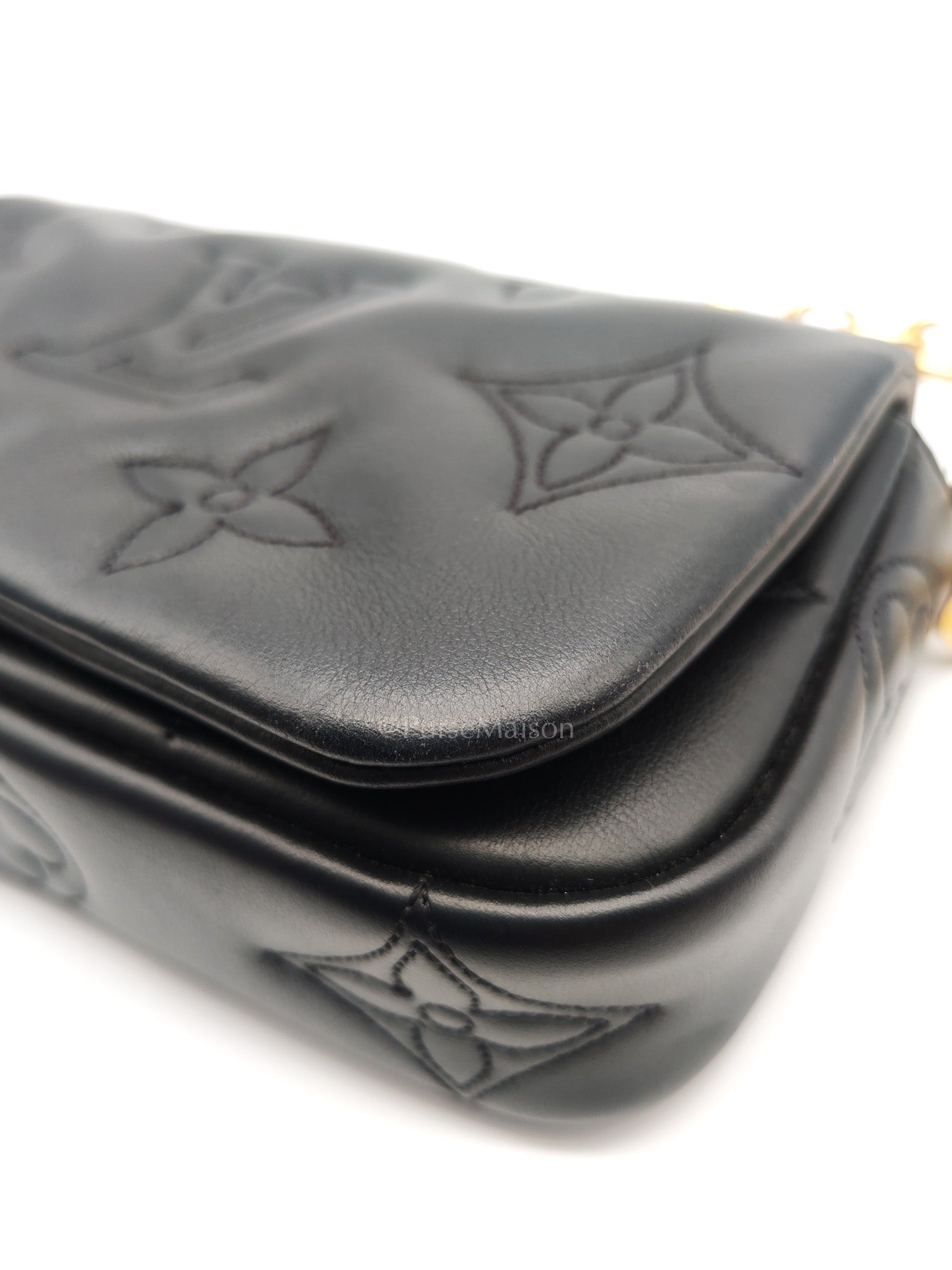 Louis Vuitton Bubblegram Wallet on Strap in Black Quilted Calfskin Leather and Gold Hardware Microchip | Purse Maison Luxury Bags Shop