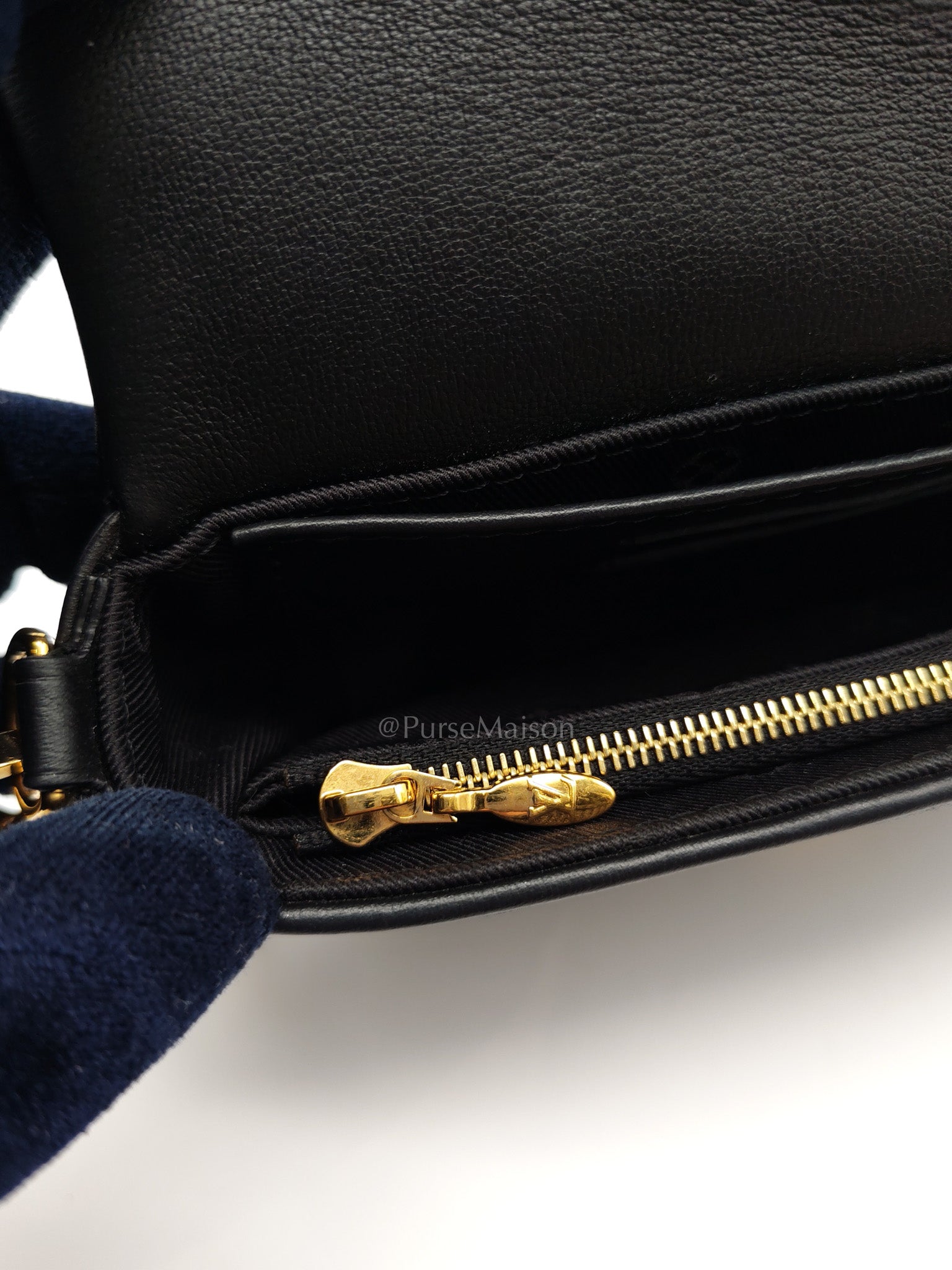 Louis Vuitton Bubblegram Wallet on Strap in Black Quilted Calfskin Leather and Gold Hardware Microchip | Purse Maison Luxury Bags Shop