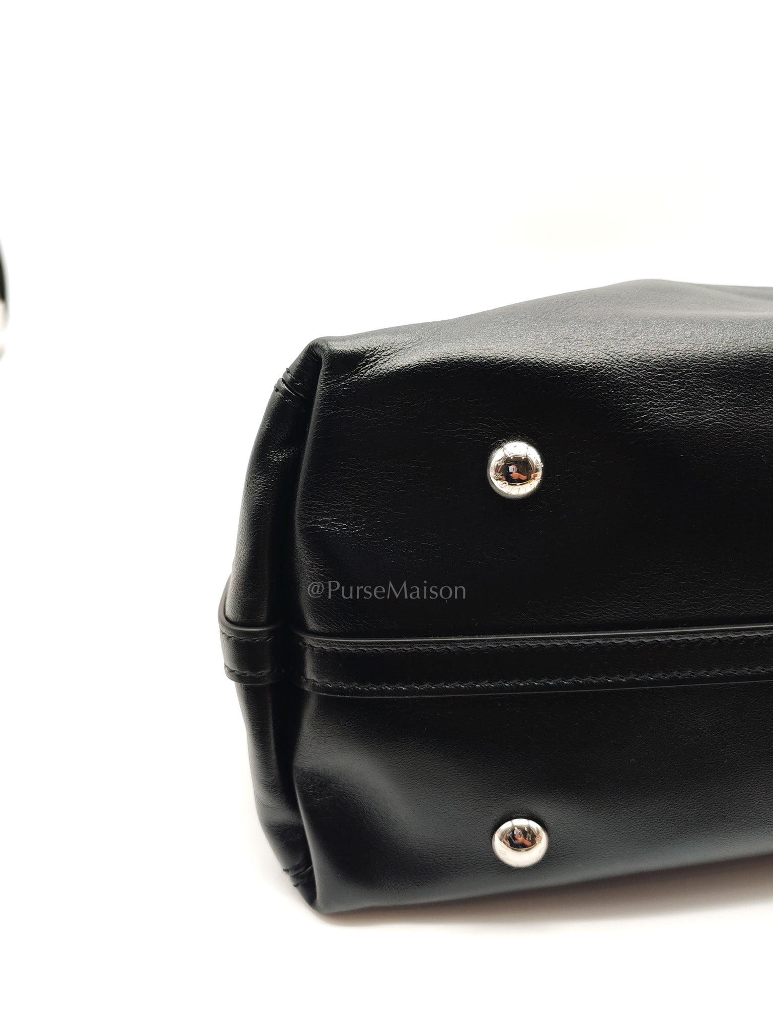 Carry All Vibe MM in Black Lambskin Leather & Silver Hardware Microchip | Purse Maison Luxury Bags Shop