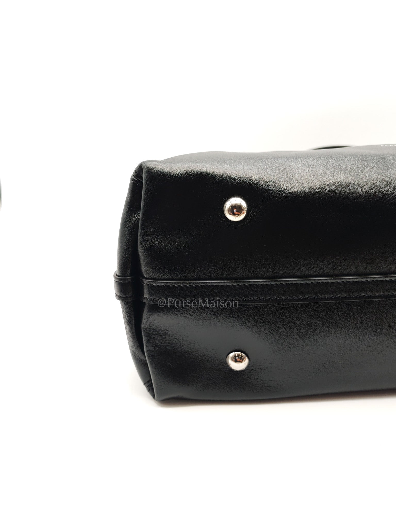 Carry All Vibe MM in Black Lambskin Leather & Silver Hardware Microchip | Purse Maison Luxury Bags Shop