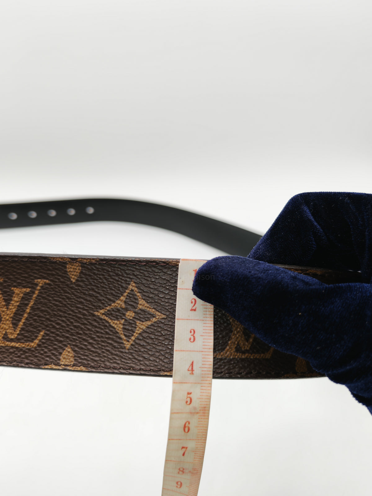 Louis Vuitton Initiales Reversible Belt in Monogram Canvas and Gold Hardware Size 85/34 (Datecode: JJ2220) | Purse Maison Luxury Bags Shop