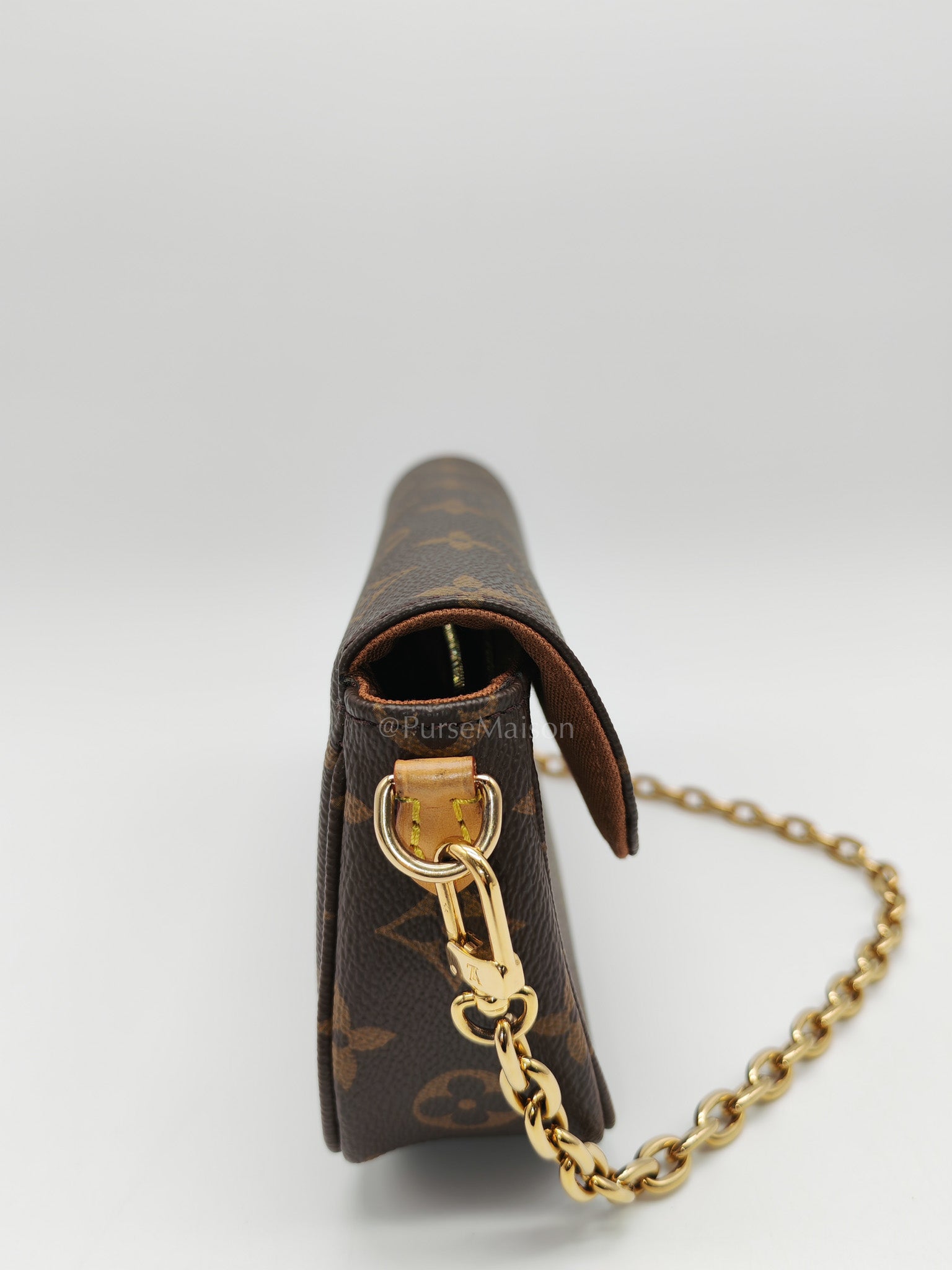 Ivy Wallet On Chain in Monogram Canvas Shoulder Bag (Microchip) | Purse Maison Luxury Bags Shop