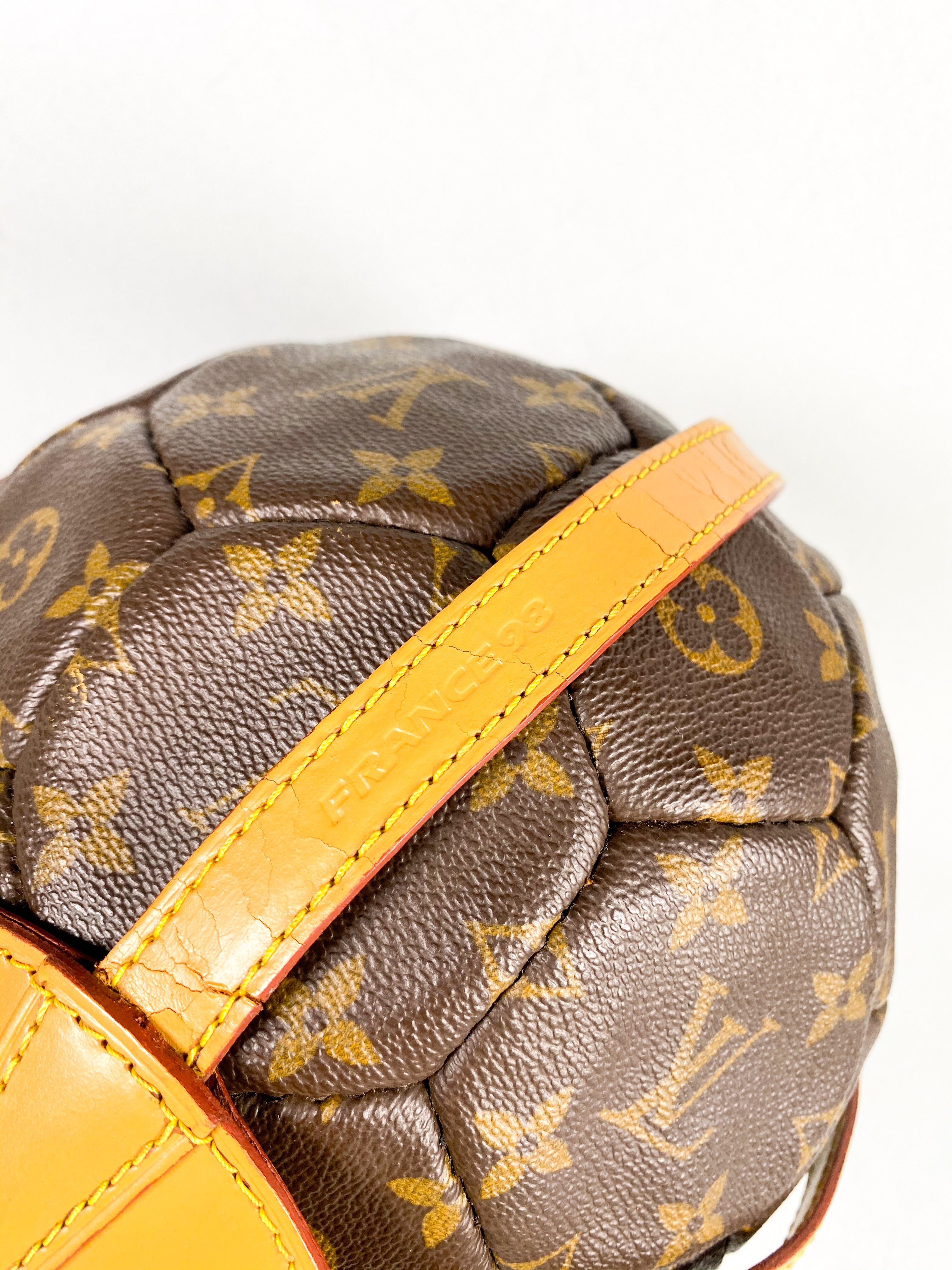 Louis vuitton ball online bag