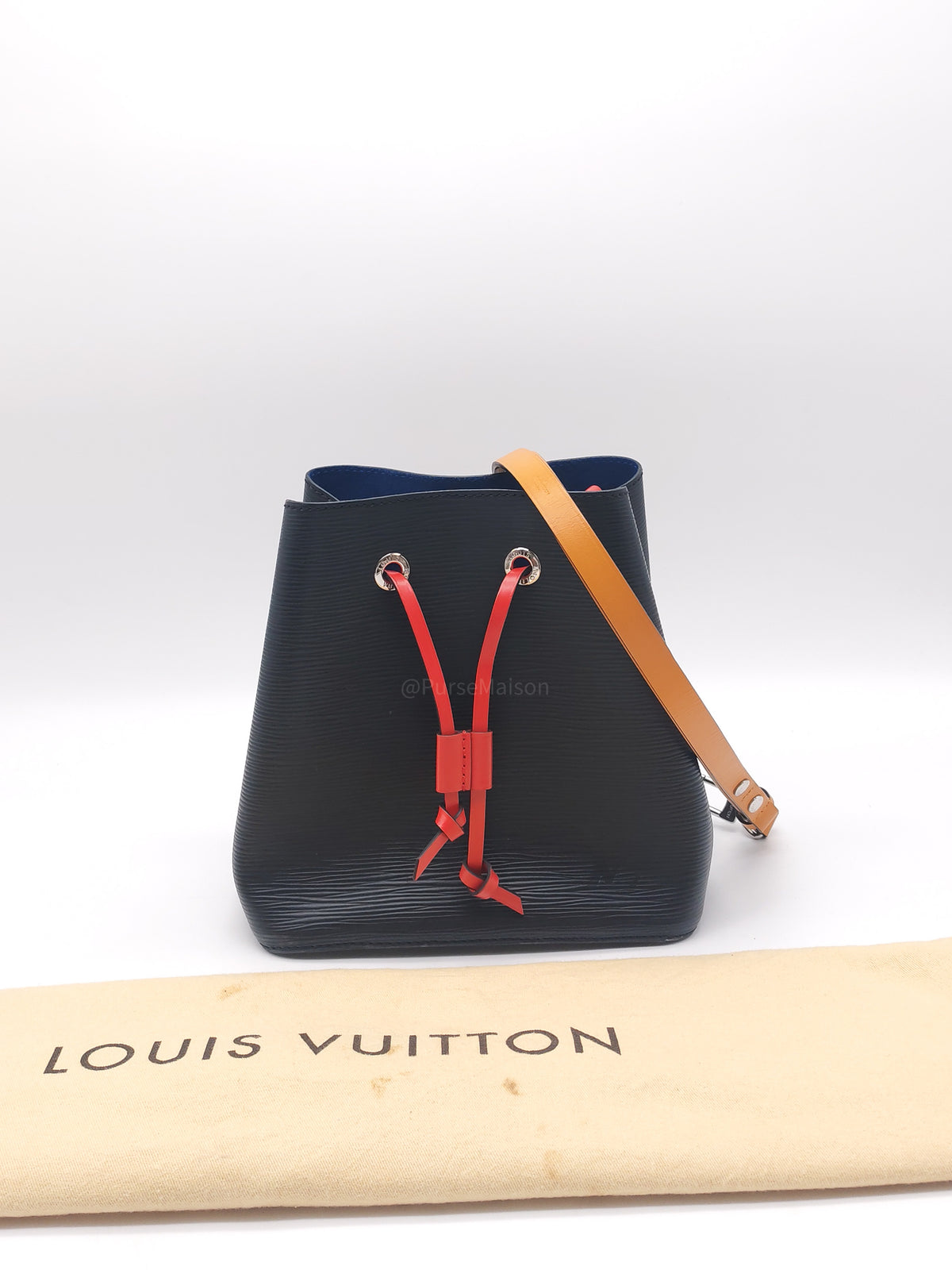 Louis Vuitton Neo Noe BB in Black Epi Leather Silver Hardware (Microchip) | Purse Maison Luxury Bags Shop