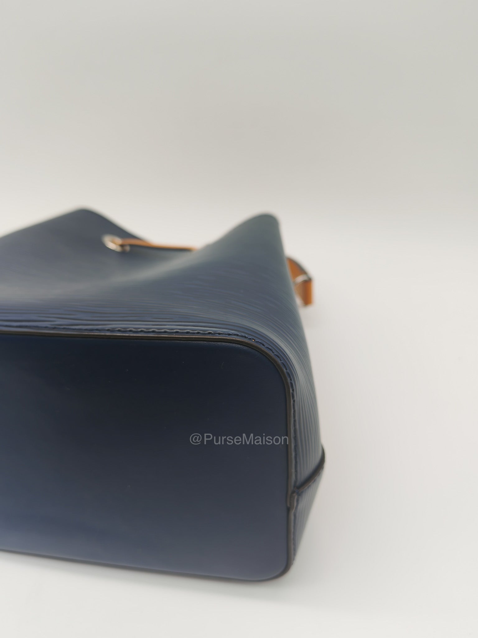 Louis Vuitton Neo Noe BB in Navy Blue Epi Leather & Silver Hardware (Microchip) | Purse Maison Luxury Bags Shop