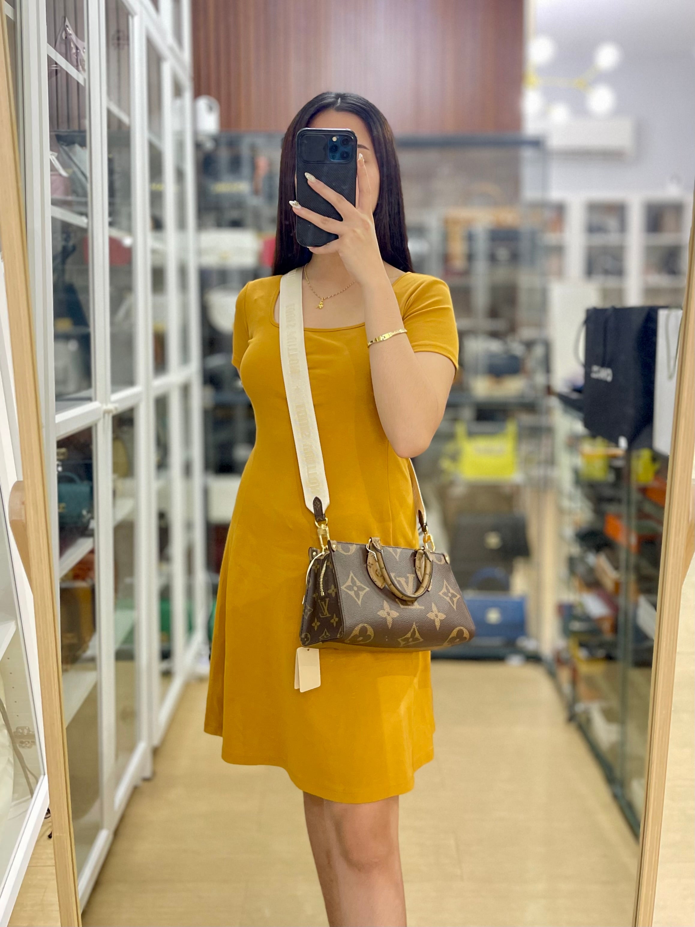 Louis Vuitton On The Go East West in Monogram Reverse Canvas (Microchip) | Purse Maison Luxury Bags Shop