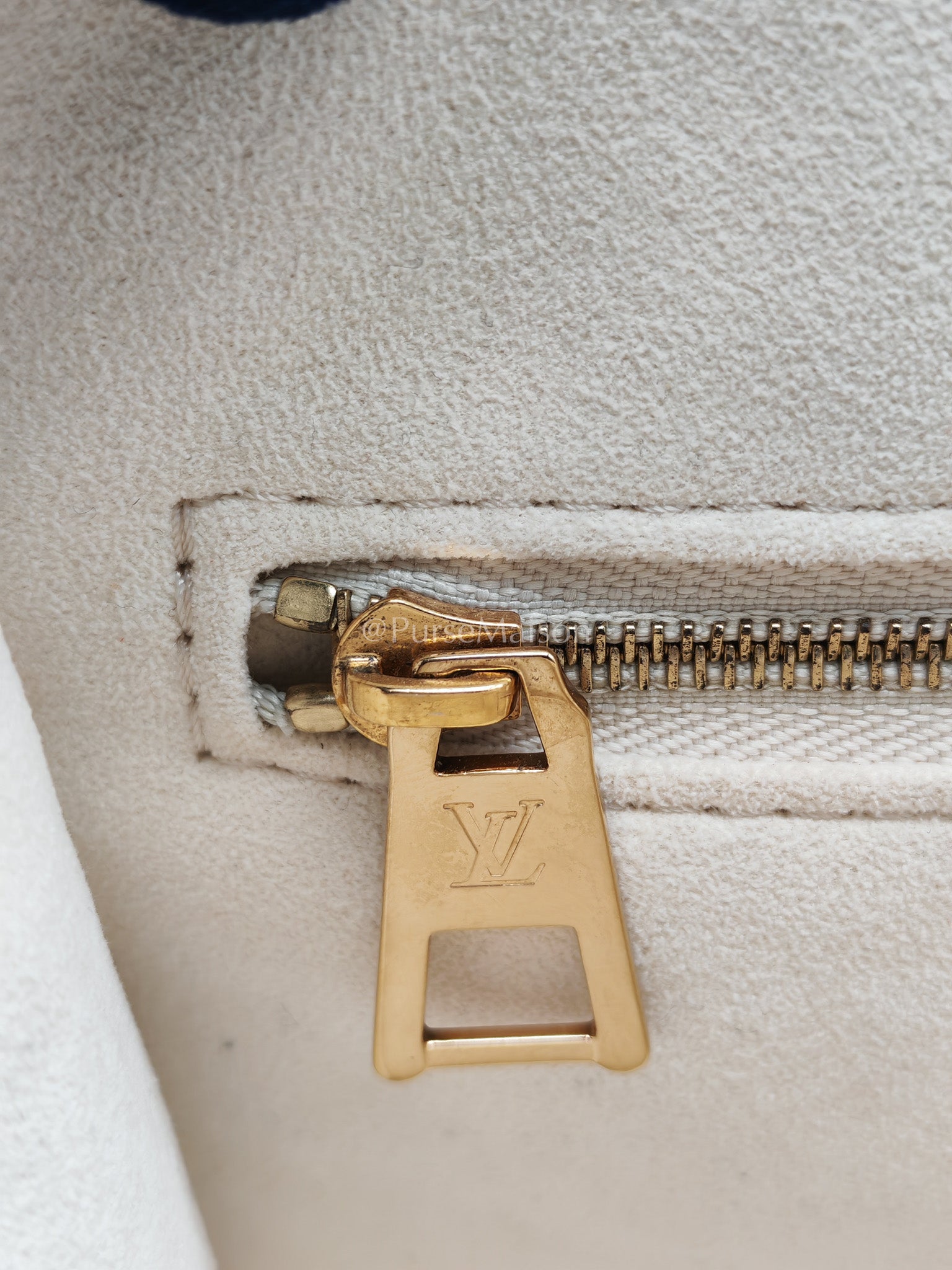 Louis Vuitton On The Go PM in White Monogram Empreinte Leather (Microchip) | Purse Maison Luxury Bags Shop