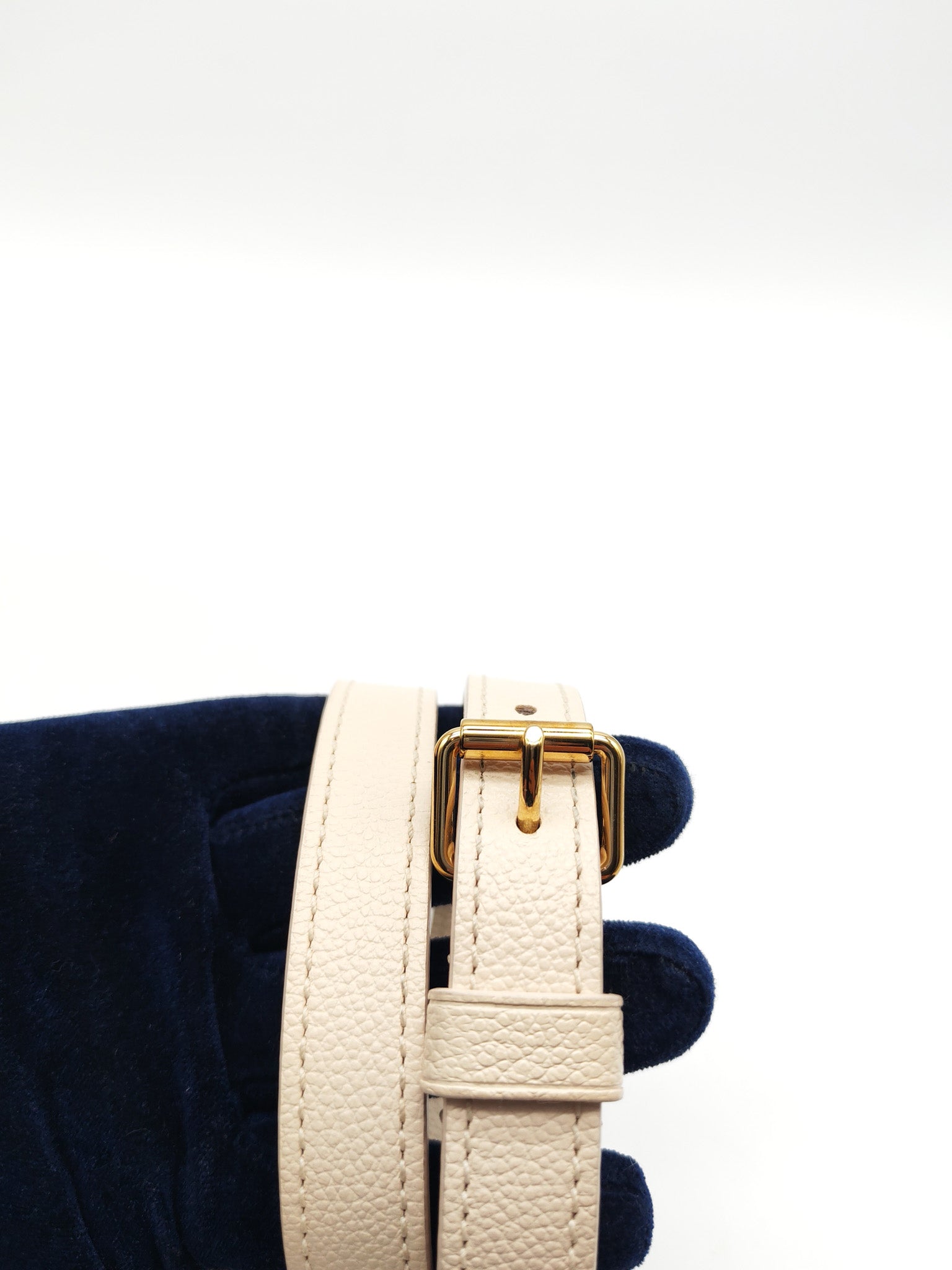Louis Vuitton On The Go PM in White Monogram Empreinte Leather (Microchip) | Purse Maison Luxury Bags Shop