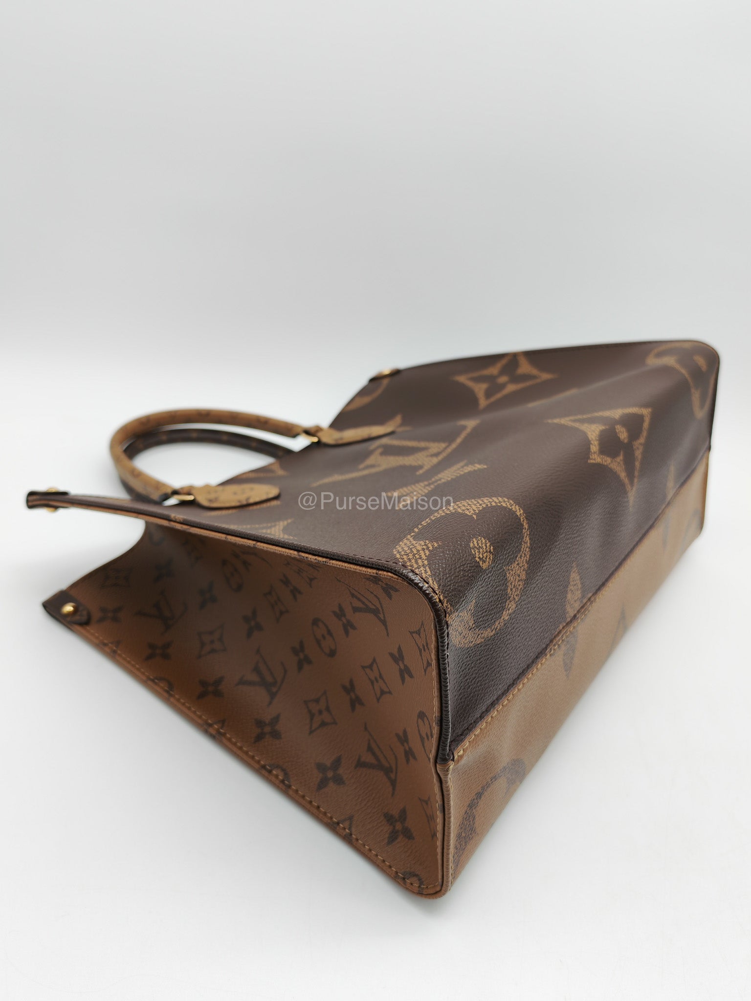 Louis Vuitton OntheGo MM Tote Bag in Reverse Monogram Canvas (Microchip) | Purse Maison Luxury Bags Shop