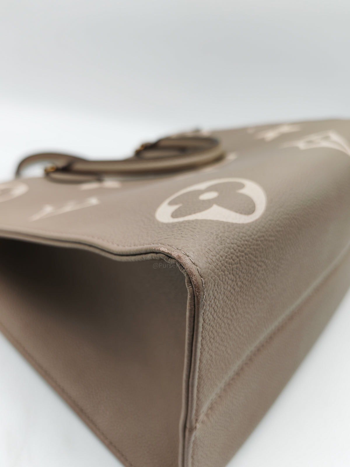 Louis Vuitton OntheGo (OTG) MM in Tourterelle/Creme Monogram Empriente Leather and Gold Hardware Microchip | Purse Maison Luxury Bags Shop