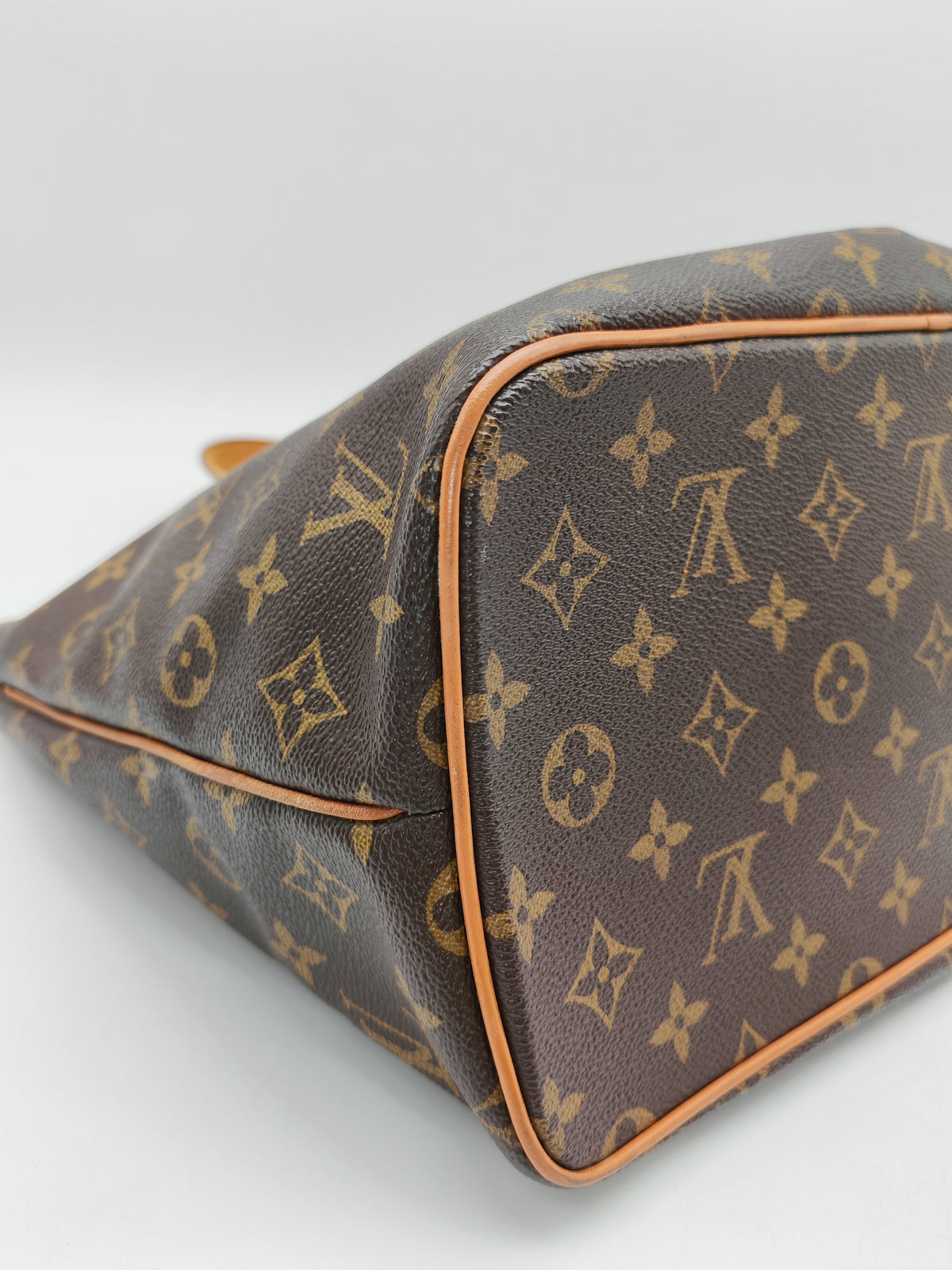 Louis Vuitton Palermo PM Bag in Monogram Canvas and Gold Hardware (Datecode: TA3133) | Purse Maison Luxury Bags Shop