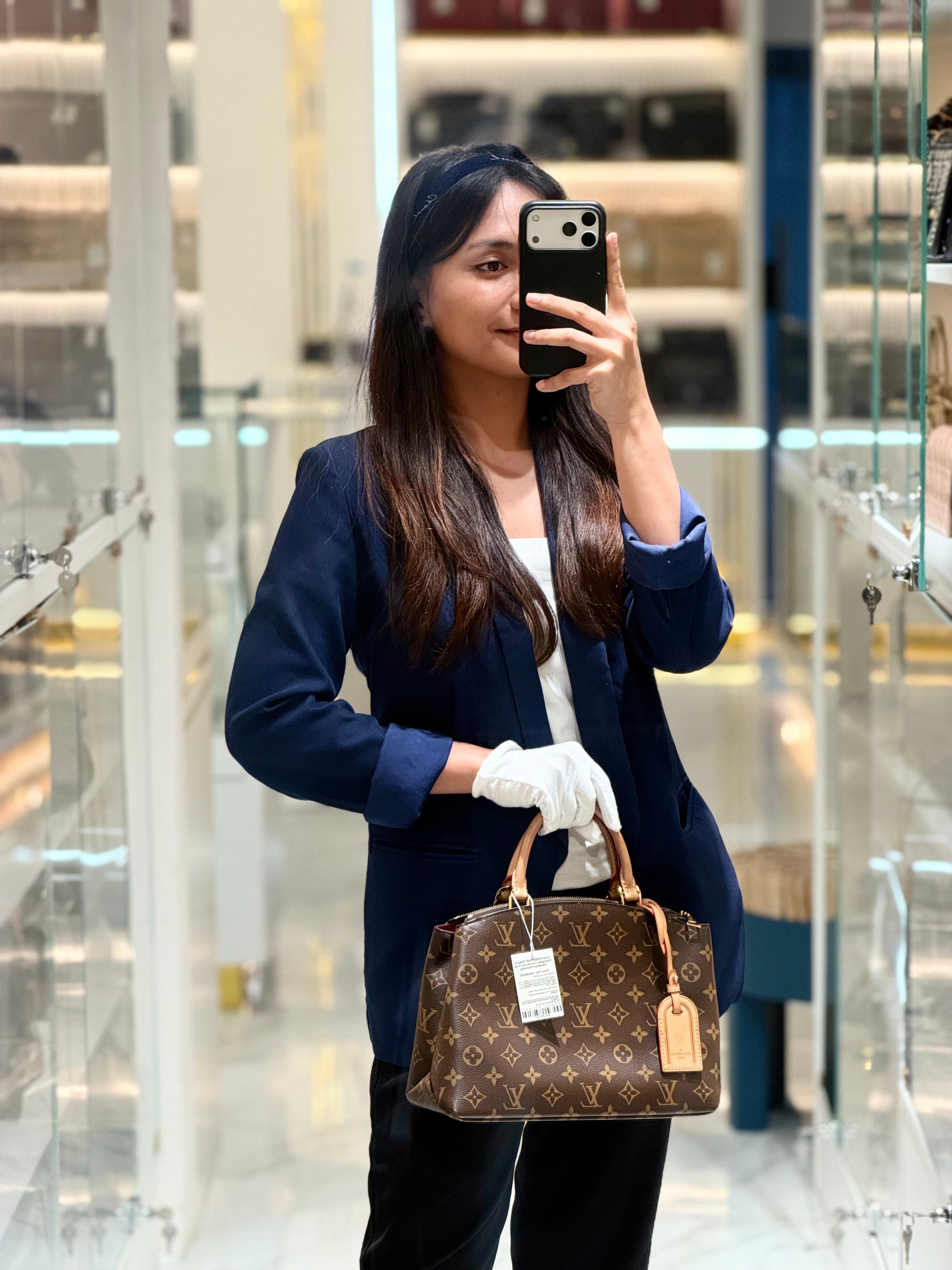 Louis Vuitton Petit Palais in Monogram Canvas and Gold Hardware Microchip | Purse Maison Luxury Bags Shop
