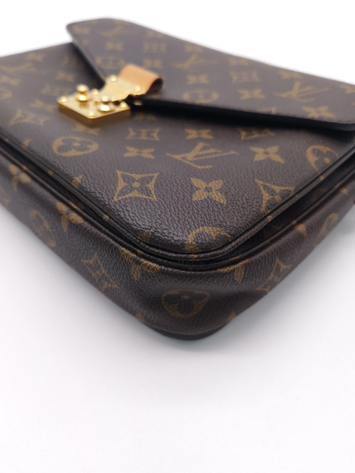 Louis Vuitton Pochette Metis MM in Monogram Canvas (Microchip) | Purse Maison Luxury Bags Shop
