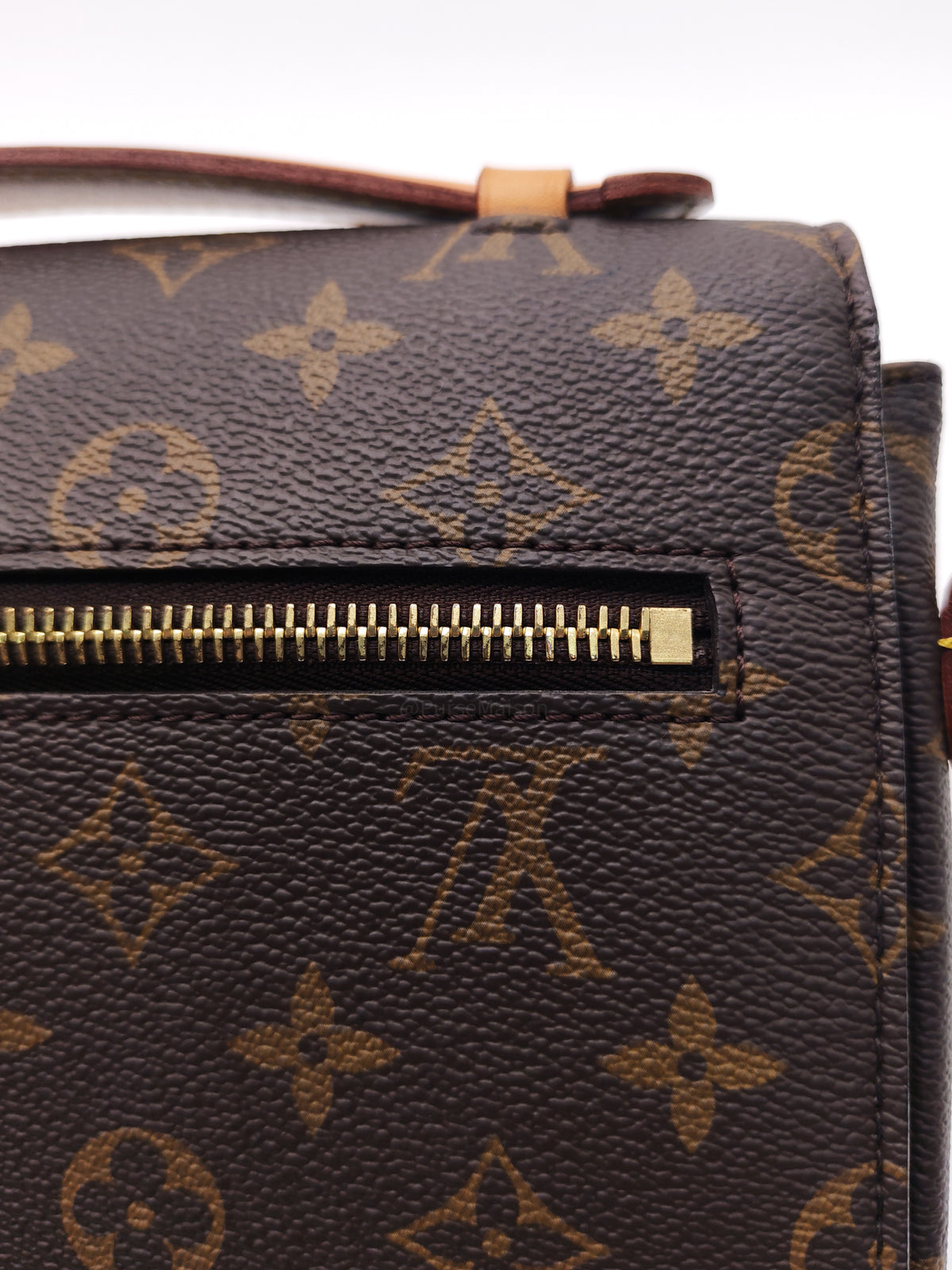 Louis Vuitton Pochette Metis MM in Monogram Canvas (Microchip) | Purse Maison Luxury Bags Shop