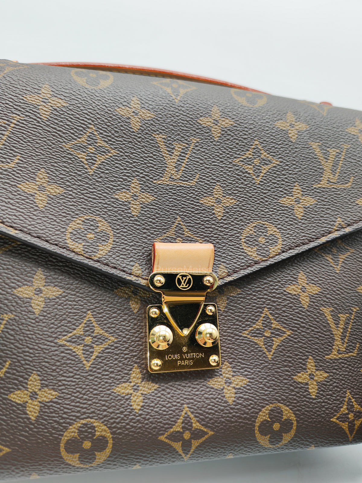 Louis Vuitton Pochette Metis MM in Monogram Canvas (Microchip) | Purse Maison Luxury Bags Shop