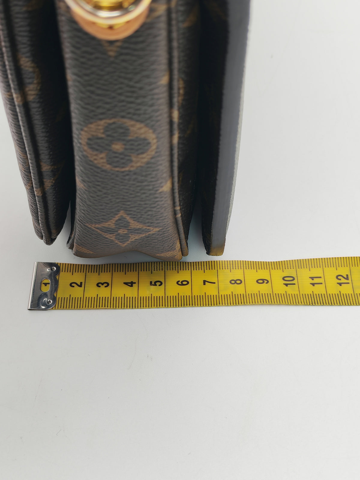 Louis Vuitton Pochette Metis MM in Monogram Canvas (Microchip) | Purse Maison Luxury Bags Shop