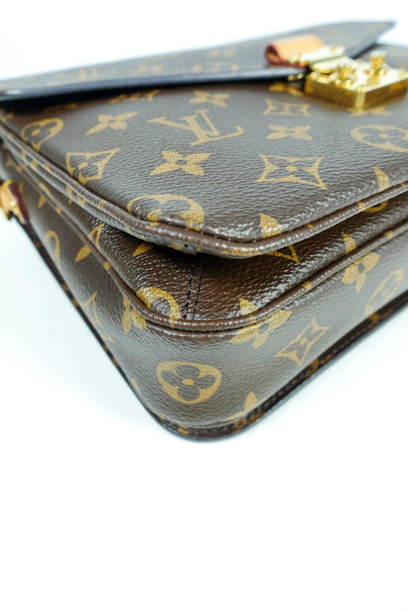 Louis Vuitton Pochette Metis Monogram (PL1147)