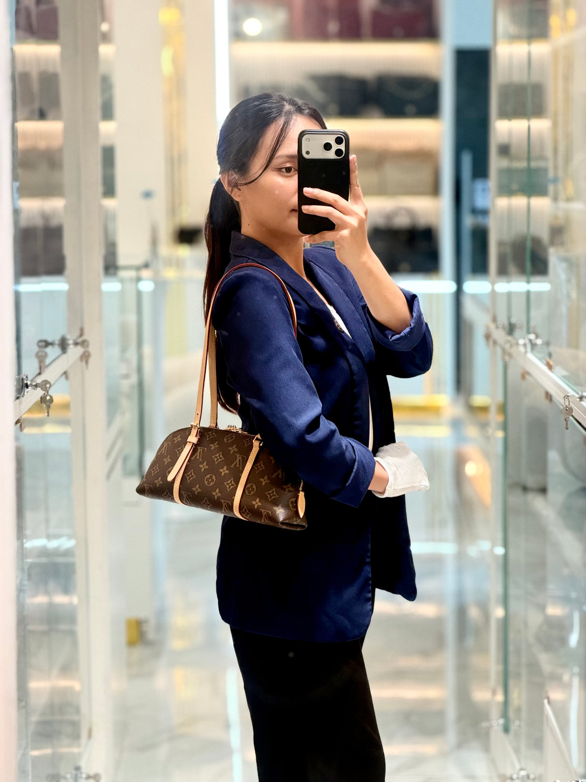 Louis Vuitton Squire East West Handbag in Monogram Canvas and Gold Hardware Microchip | Purse Maison Luxury Bags Shop