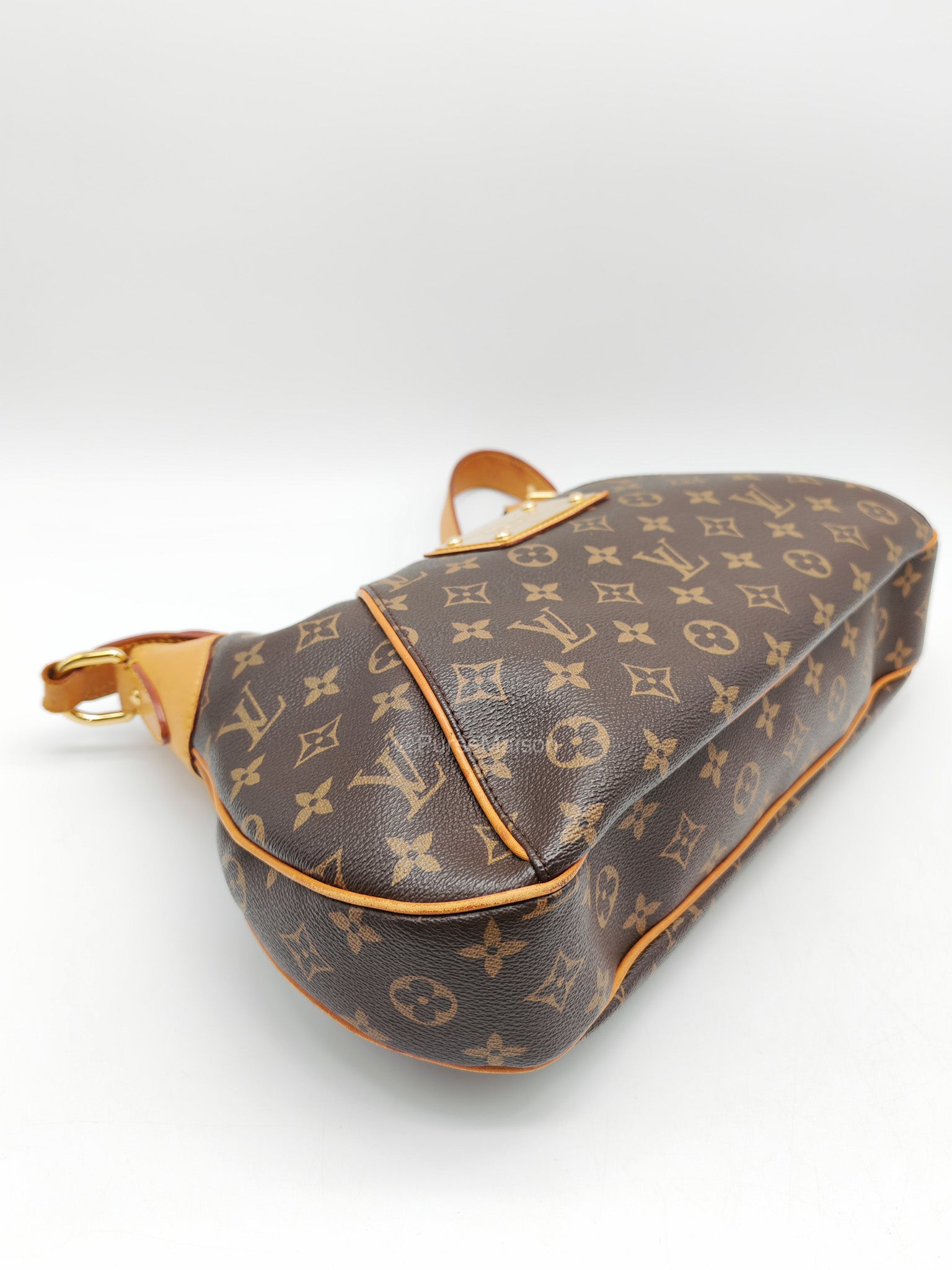 Louis Vuitton Thames GM Handbag in Monogram Canvas and Gold Hardware (Datecode: AR3140) | Purse Maison Luxury Bags Shop