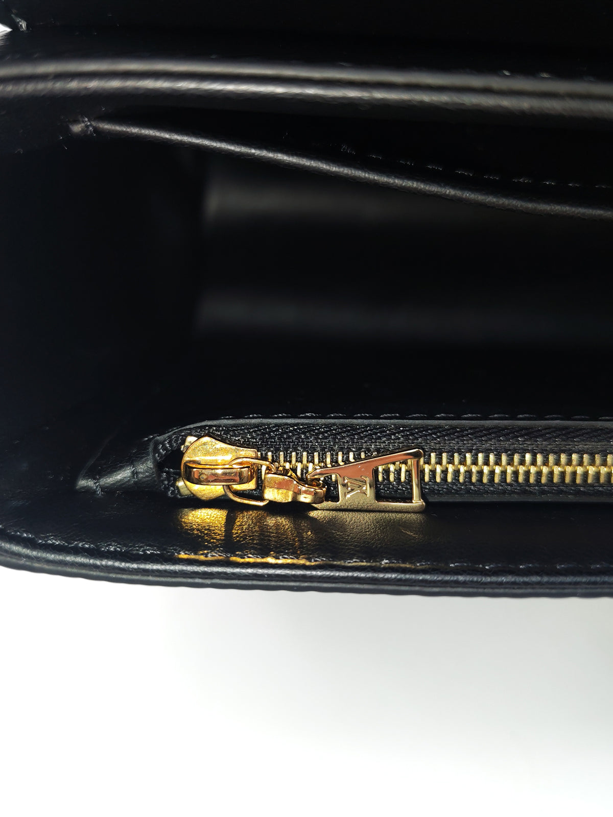 Louis Vuitton Twist Bag MM in Black Epi Leather Monogram Flower Chain and Light Gold Hardware Microchip | Purse Maison Luxury Bags Shop