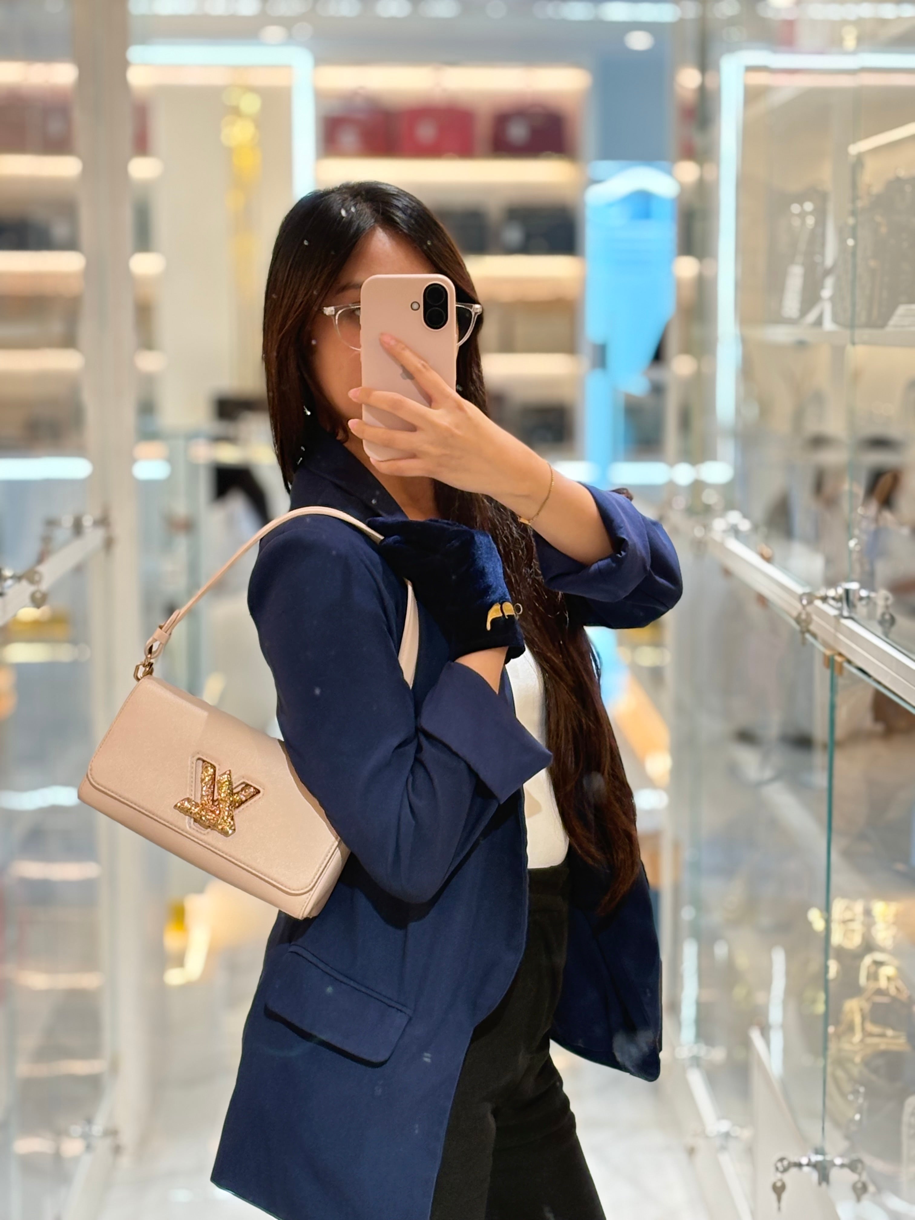 Twist East West in Rose Ballerine Grained Leather Rosegold Hardware Shoulder Bag | Purse Maison Luxury Bags Shop