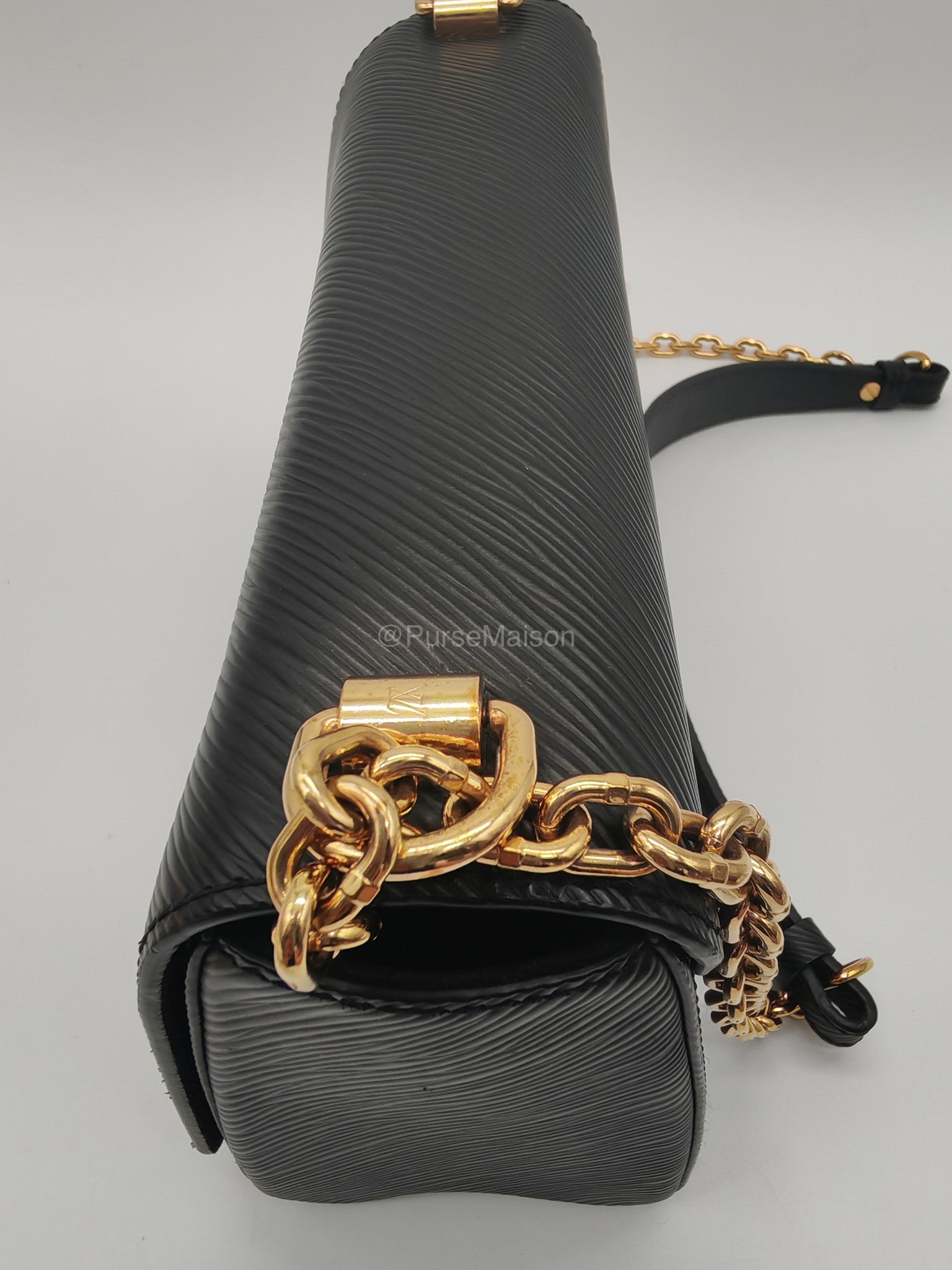 Louis Vuitton Twist MM in Black Epi Leather Shoulder Bag (Date Code:FL0199) | Purse Maison Luxury Bags Shop