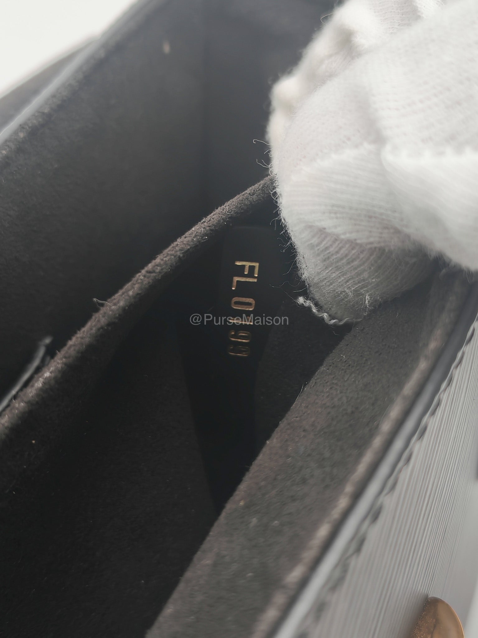 Louis Vuitton Twist MM in Black Epi Leather Shoulder Bag (Date Code:FL0199) | Purse Maison Luxury Bags Shop