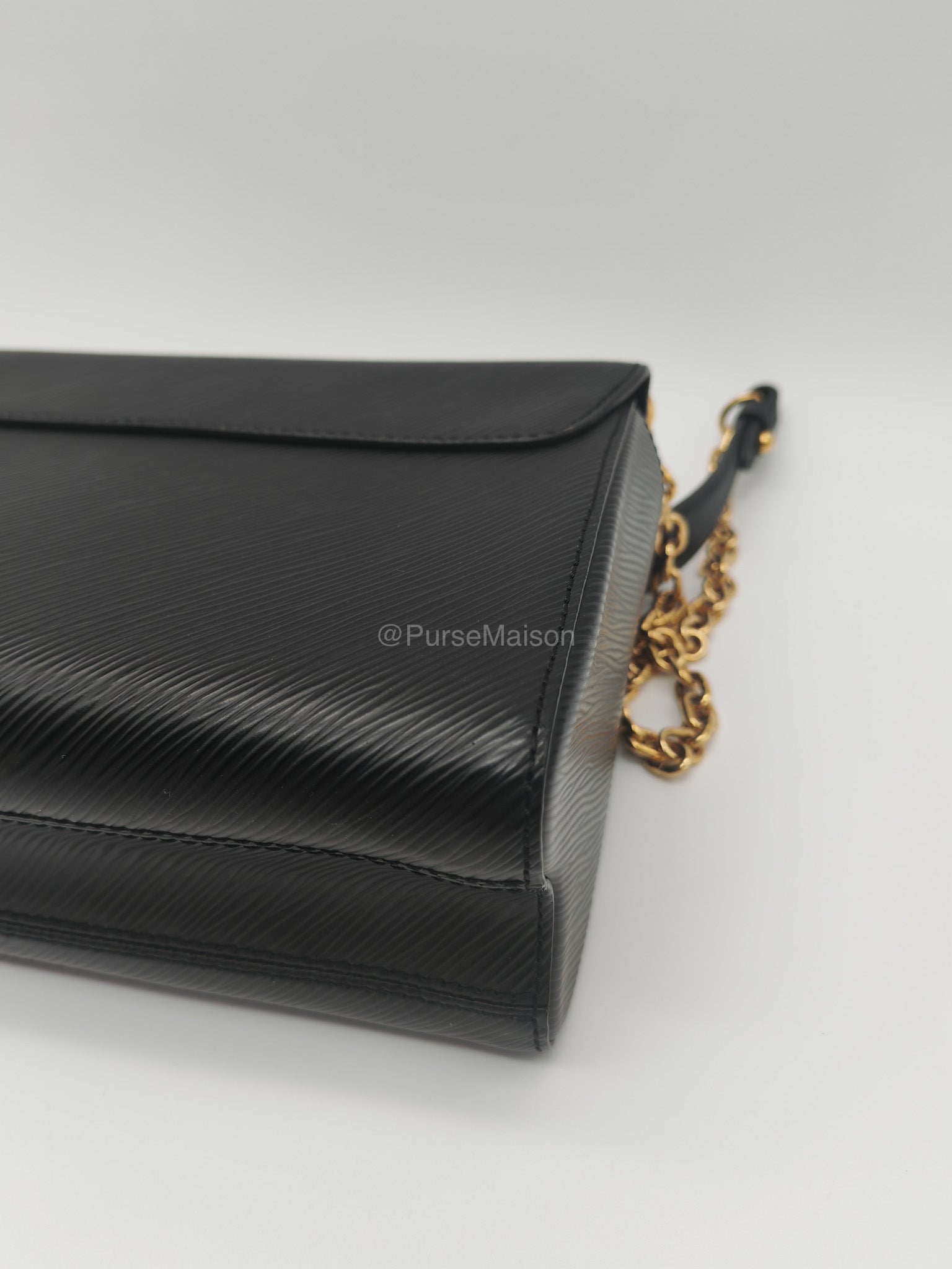 Louis Vuitton Twist MM in Black Epi Leather Shoulder Bag (Date Code:FL0199) | Purse Maison Luxury Bags Shop