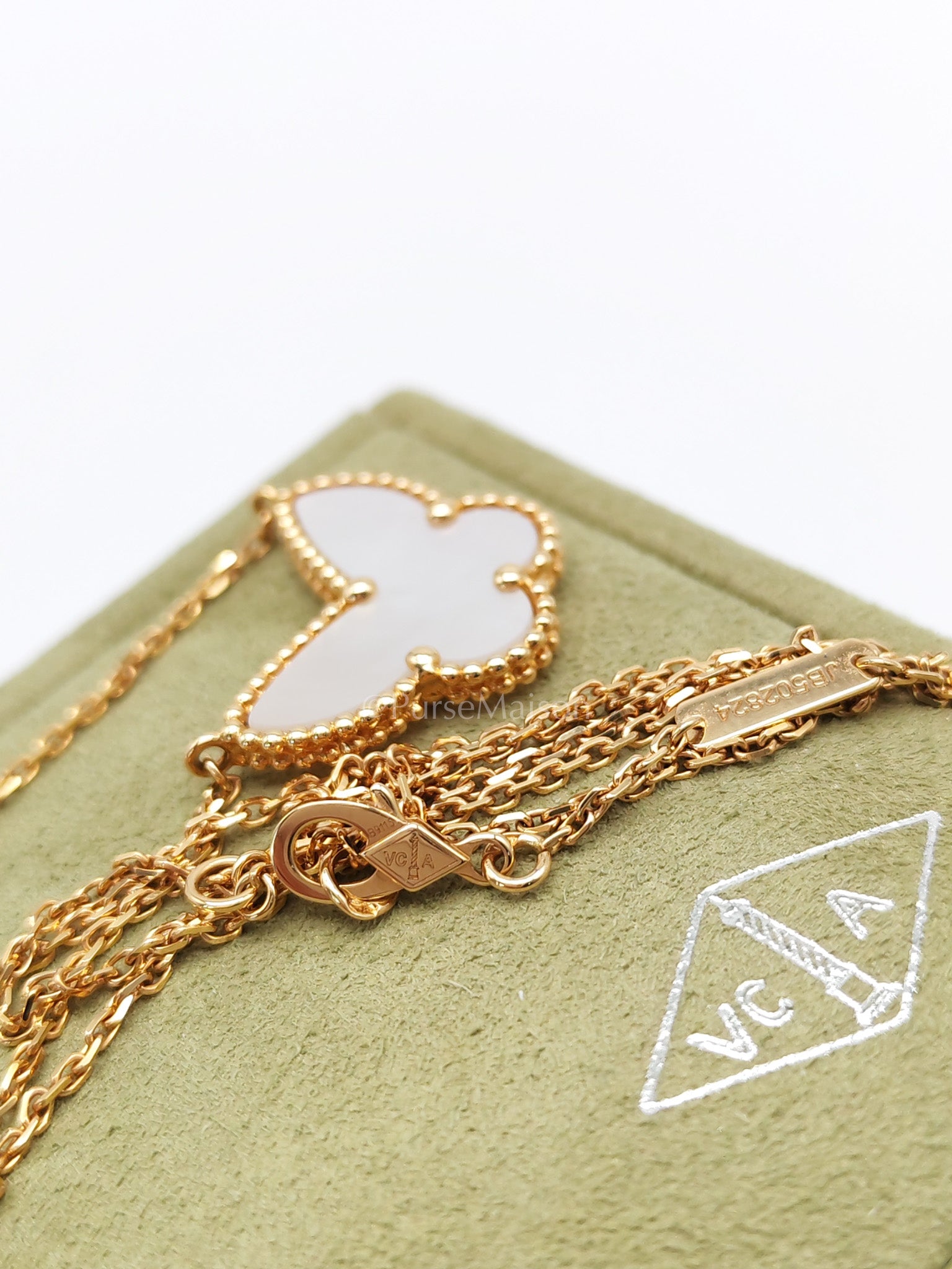 Lucky Alhambra White Mother of Pearl 18k Gold Necklace Year 2020 | Purse Maison Luxury Bags Shop