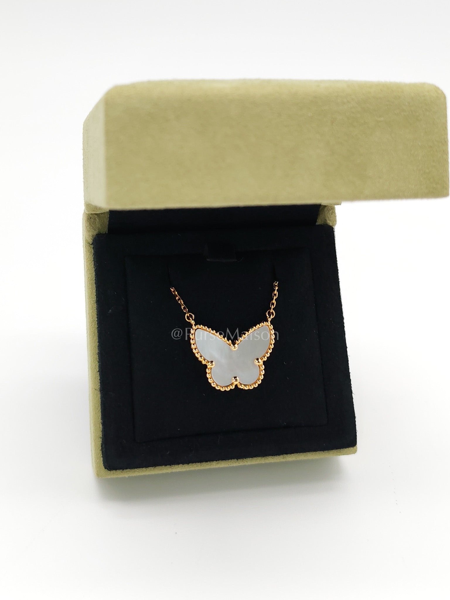 Lucky Alhambra White Mother of Pearl 18k Gold Necklace Year 2020 | Purse Maison Luxury Bags Shop