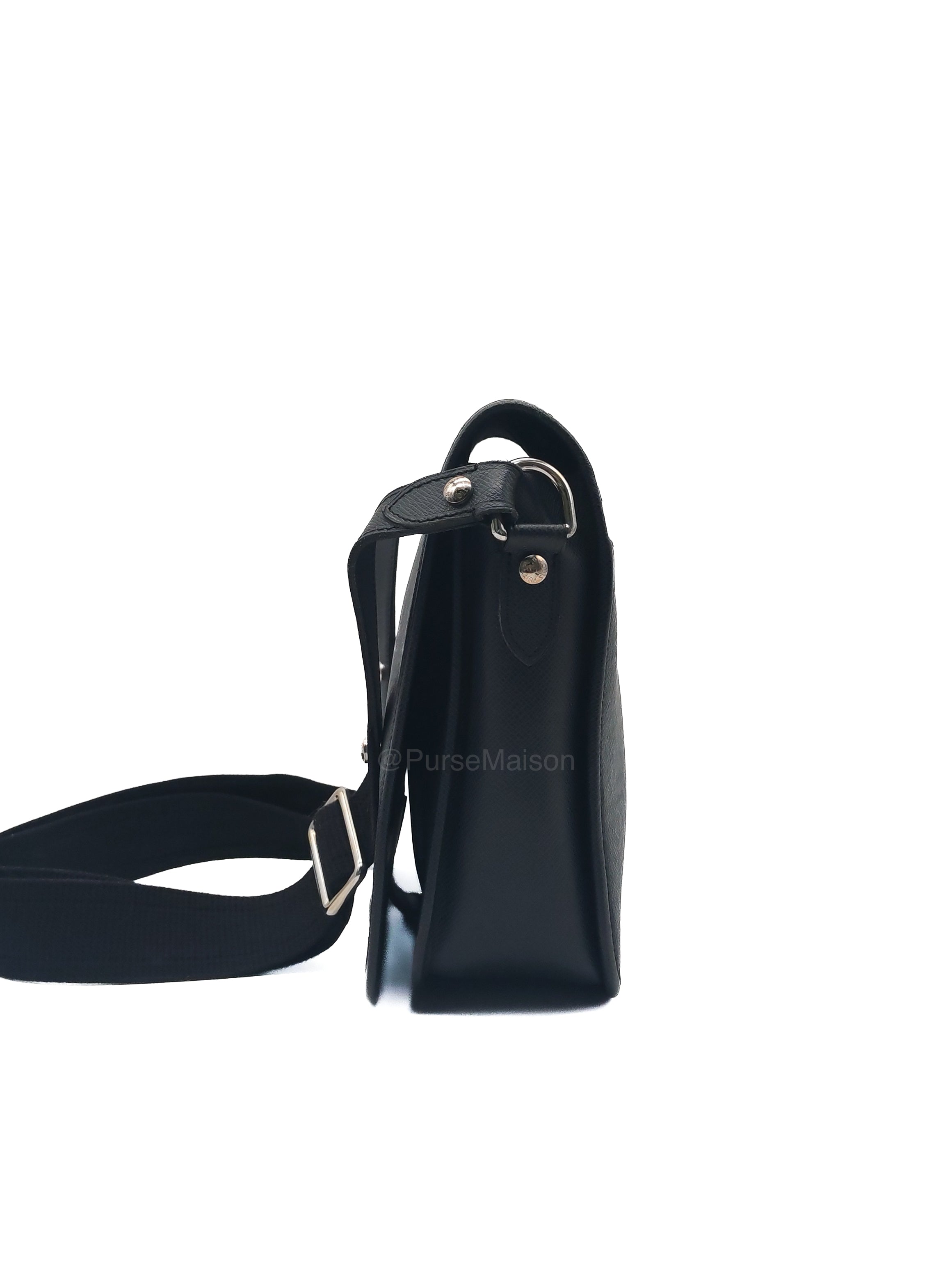Louis Vuitton Andrei Messenger Bag in Black Taiga Leather and Silver Hardware (Datecode: BA2008)